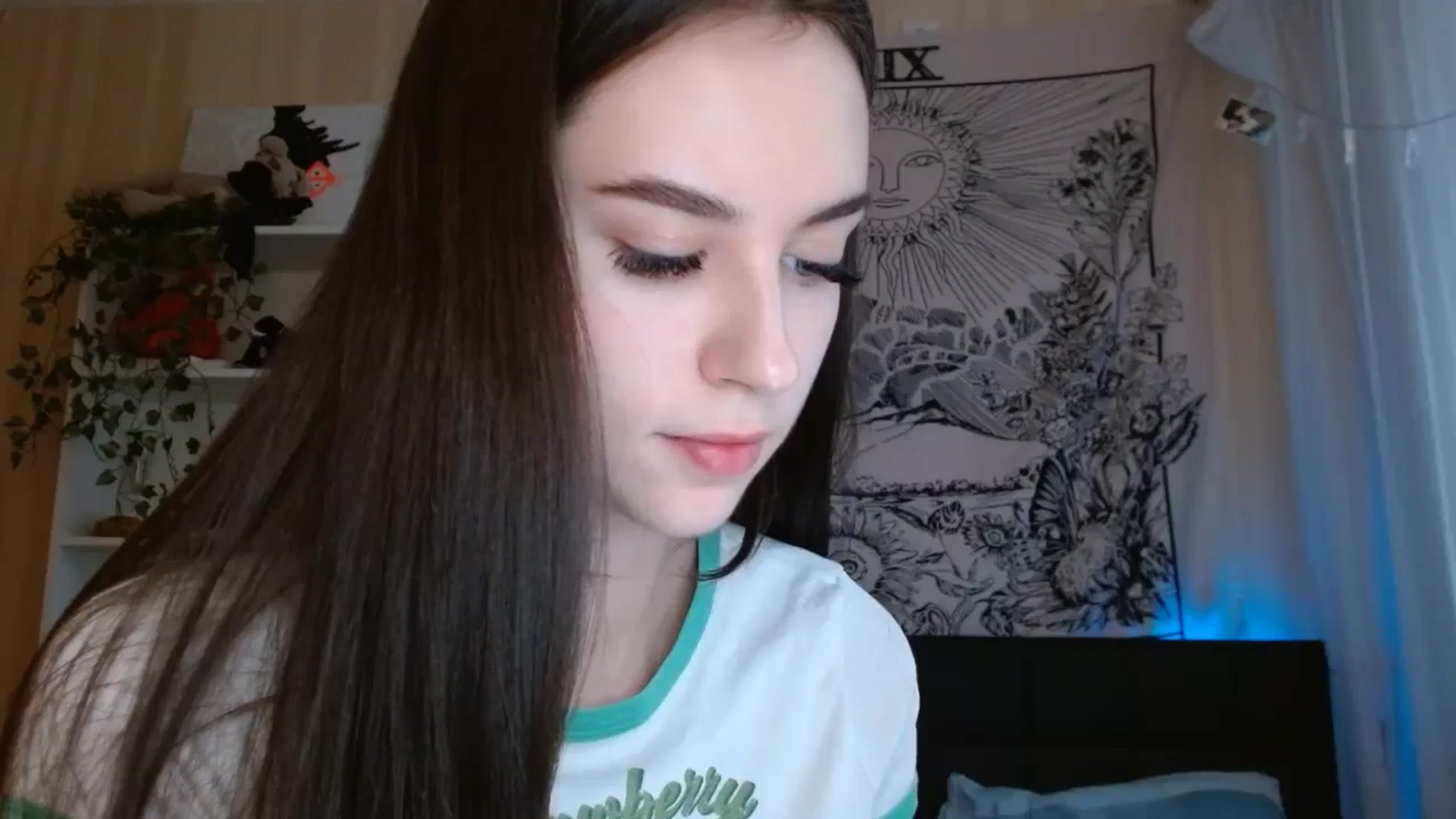 Gallery image thumbnail from ElsieF_'s myfreecams stream on, 11/22/2024, 09:17 image 18 of 20