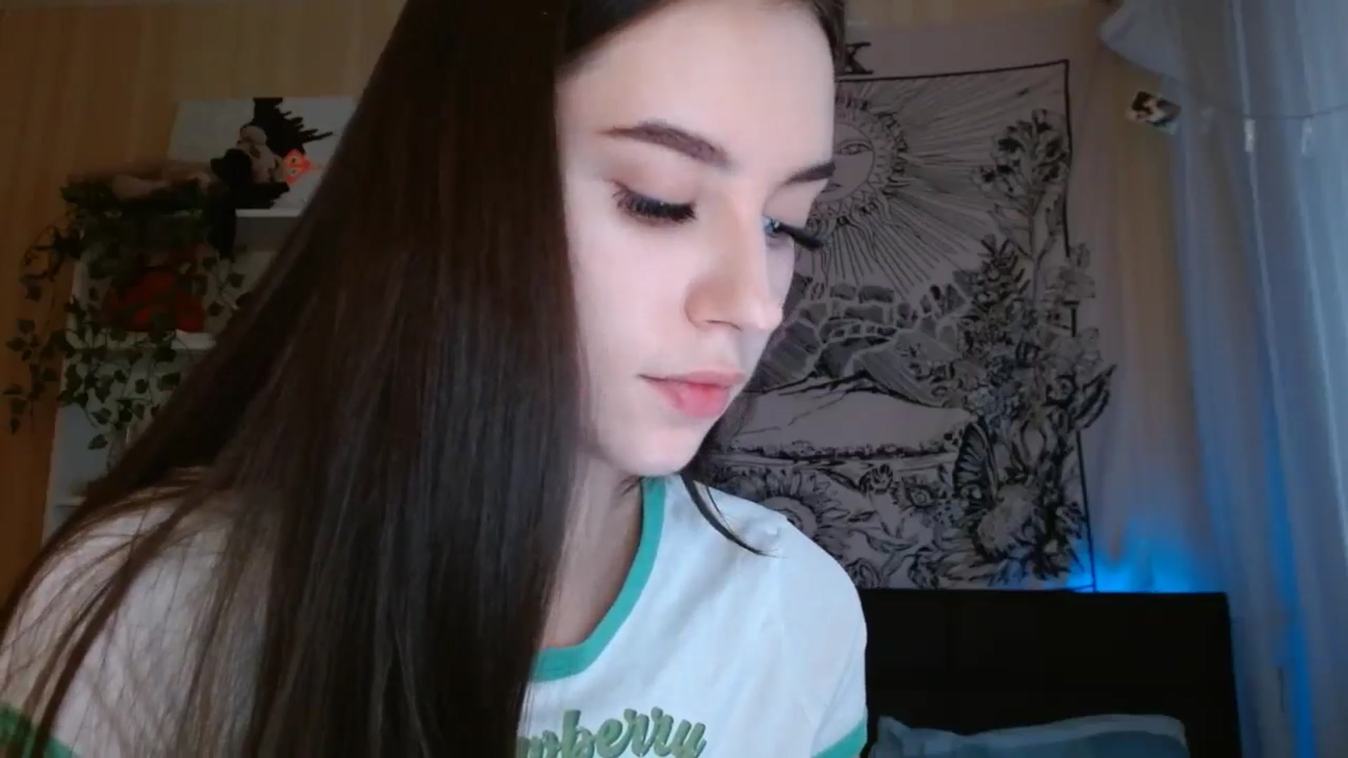 Gallery image thumbnail from ElsieF_'s myfreecams stream on, 11/22/2024, 09:17 image 13 of 20