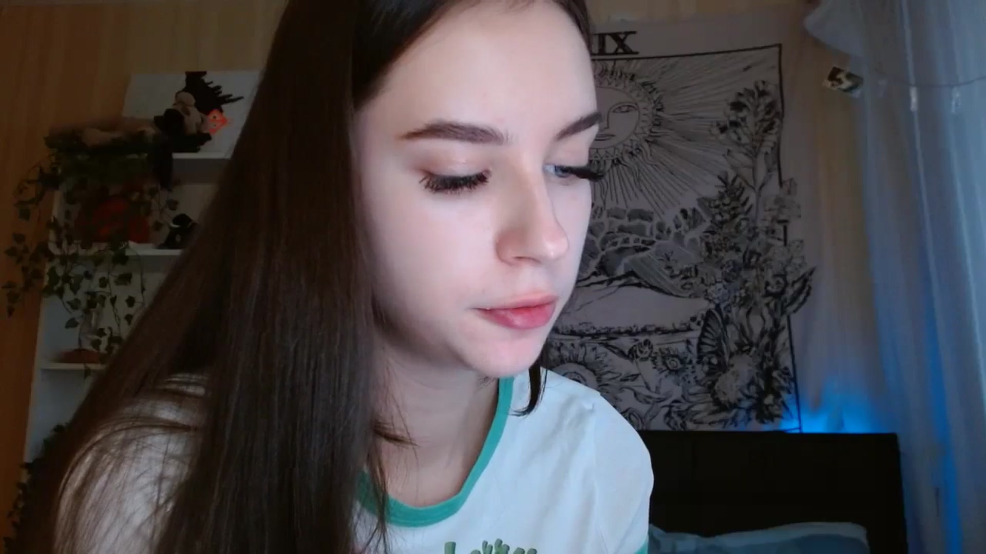 Gallery image thumbnail from ElsieF_'s myfreecams stream on, 11/22/2024, 09:17 image 14 of 20