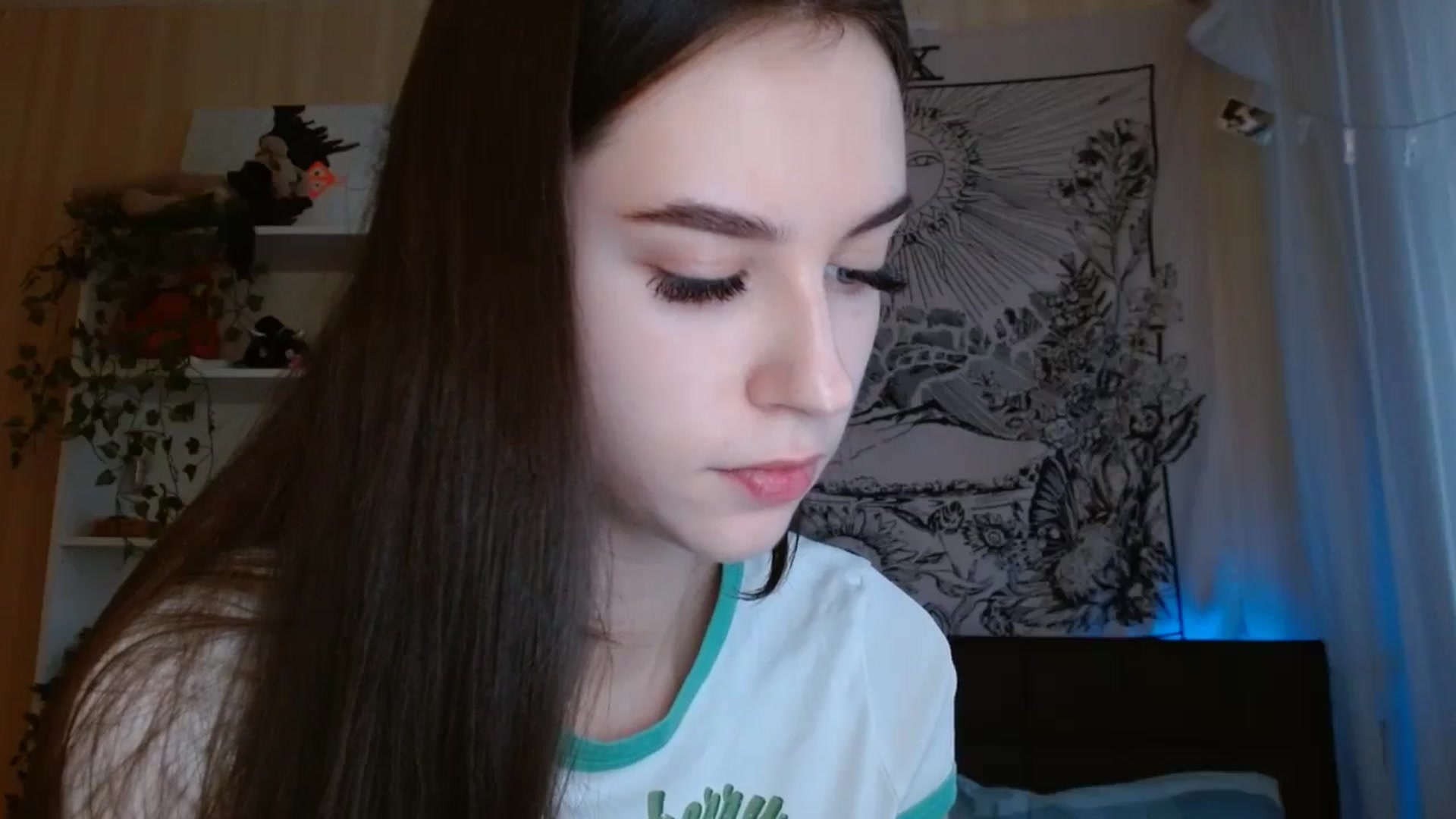 Gallery image thumbnail from ElsieF_'s myfreecams stream on, 11/22/2024, 09:17 image 15 of 20