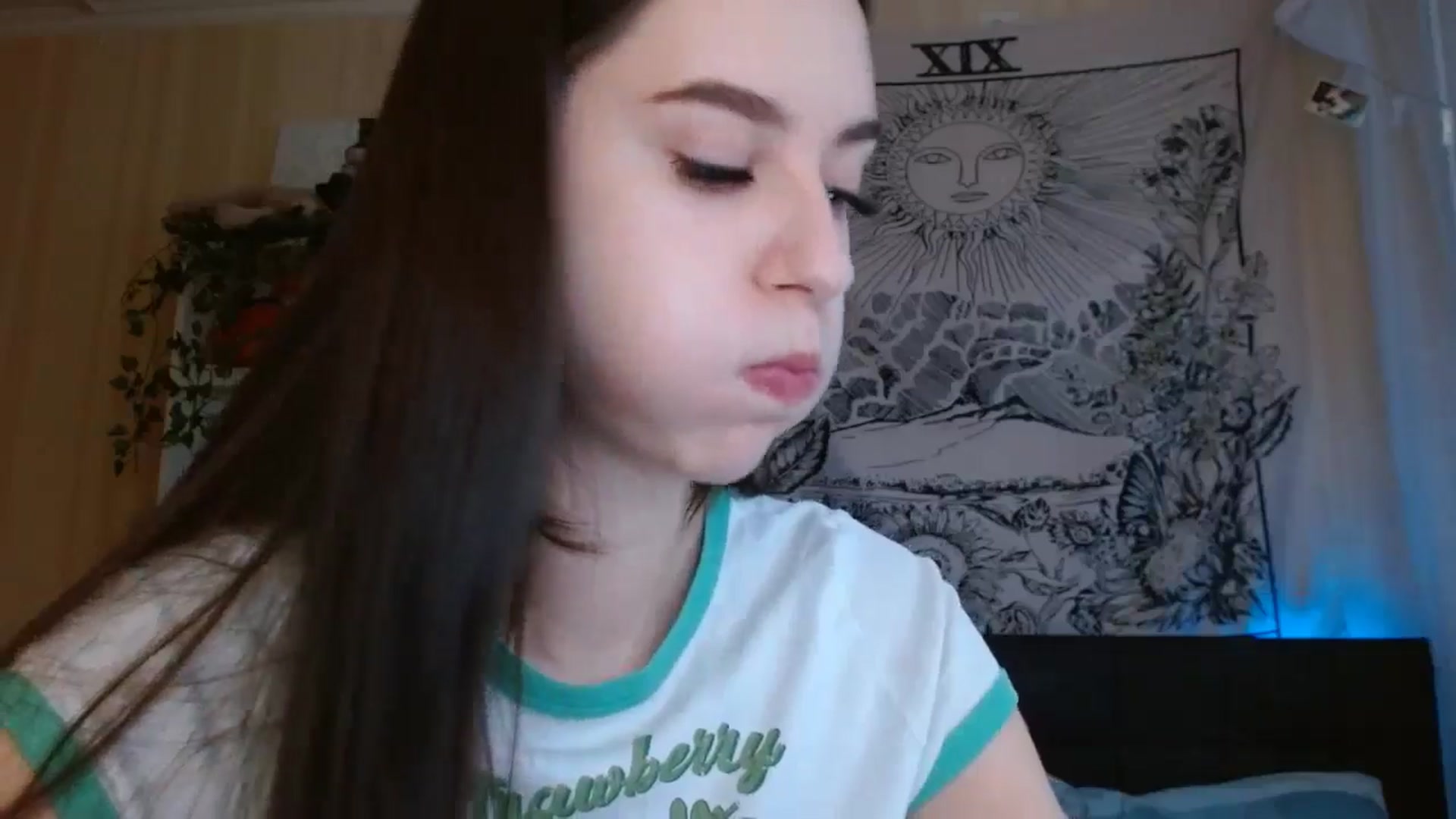 Gallery image thumbnail from ElsieF_'s myfreecams stream on, 11/22/2024, 09:17 image 10 of 20
