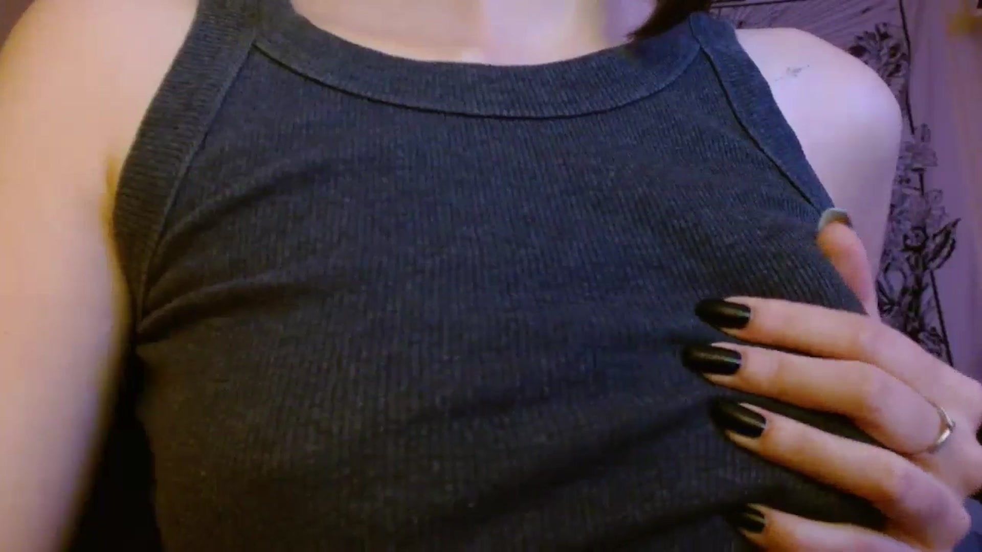 Gallery image thumbnail from ElsieF_'s myfreecams stream on, 12/01/2024, 19:21 image 13 of 20