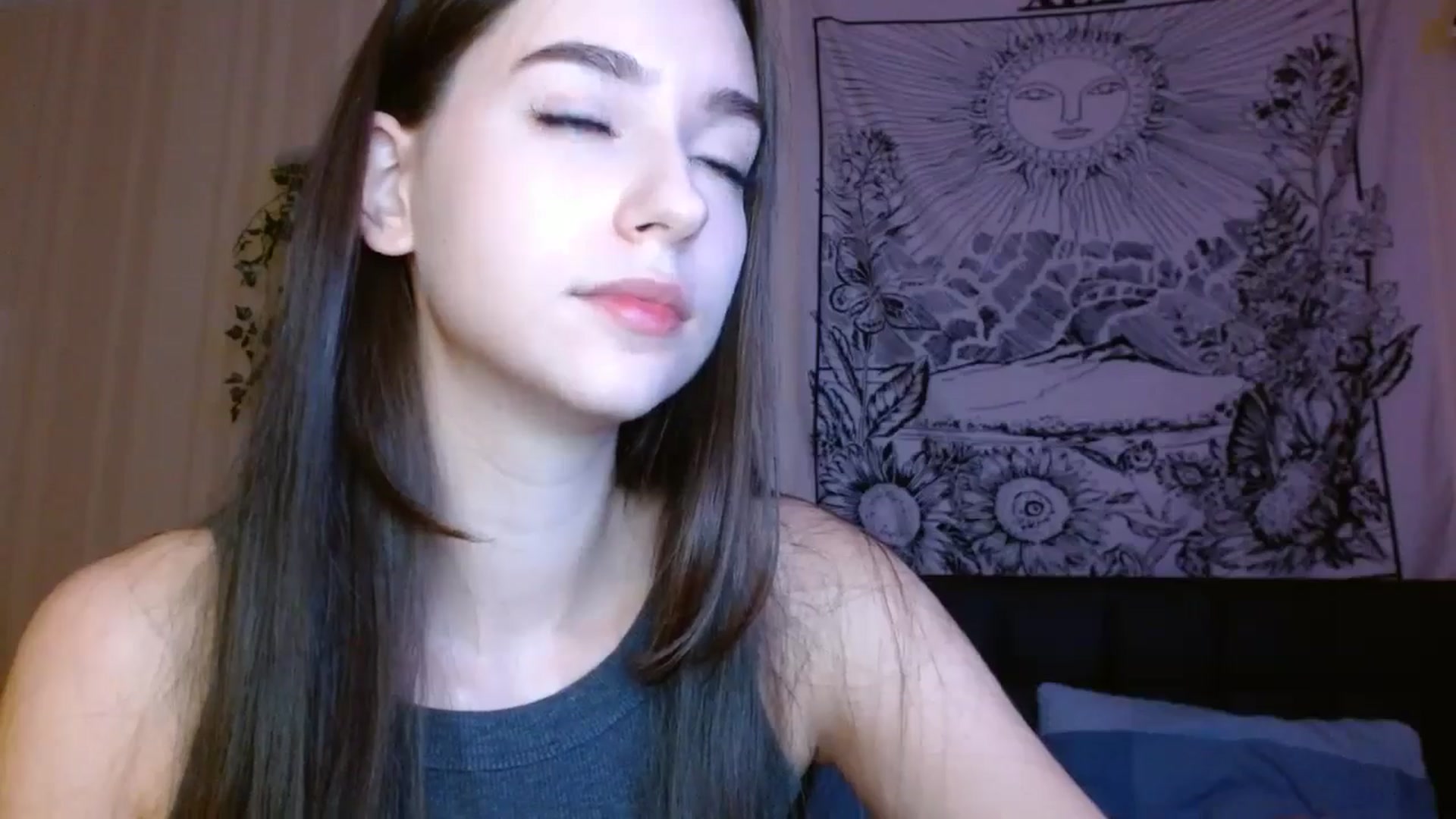 Gallery image thumbnail from ElsieF_'s myfreecams stream on, 12/01/2024, 19:21 image 2 of 20