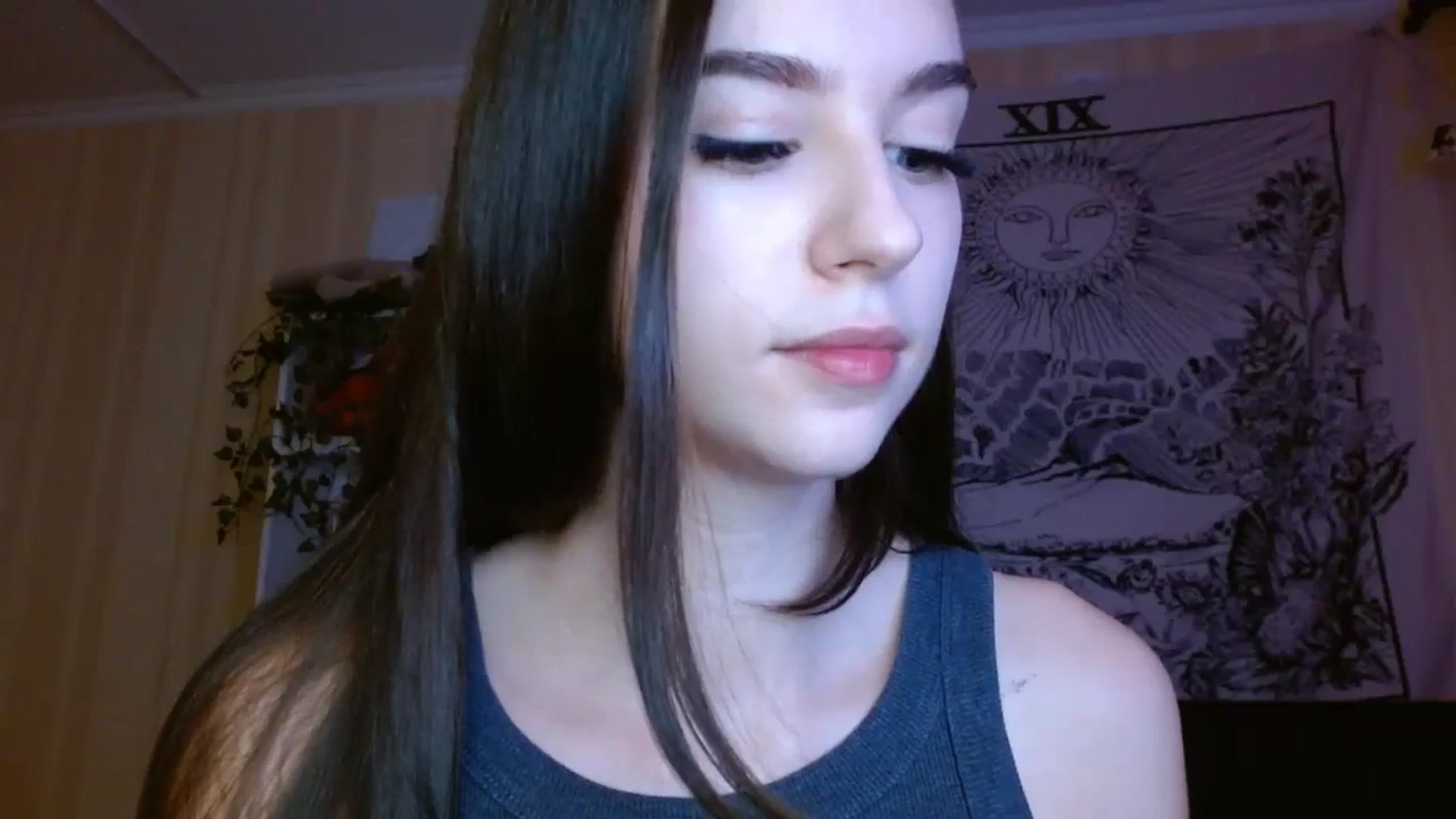Gallery image thumbnail from ElsieF_'s myfreecams stream on, 12/01/2024, 19:21 image 18 of 20
