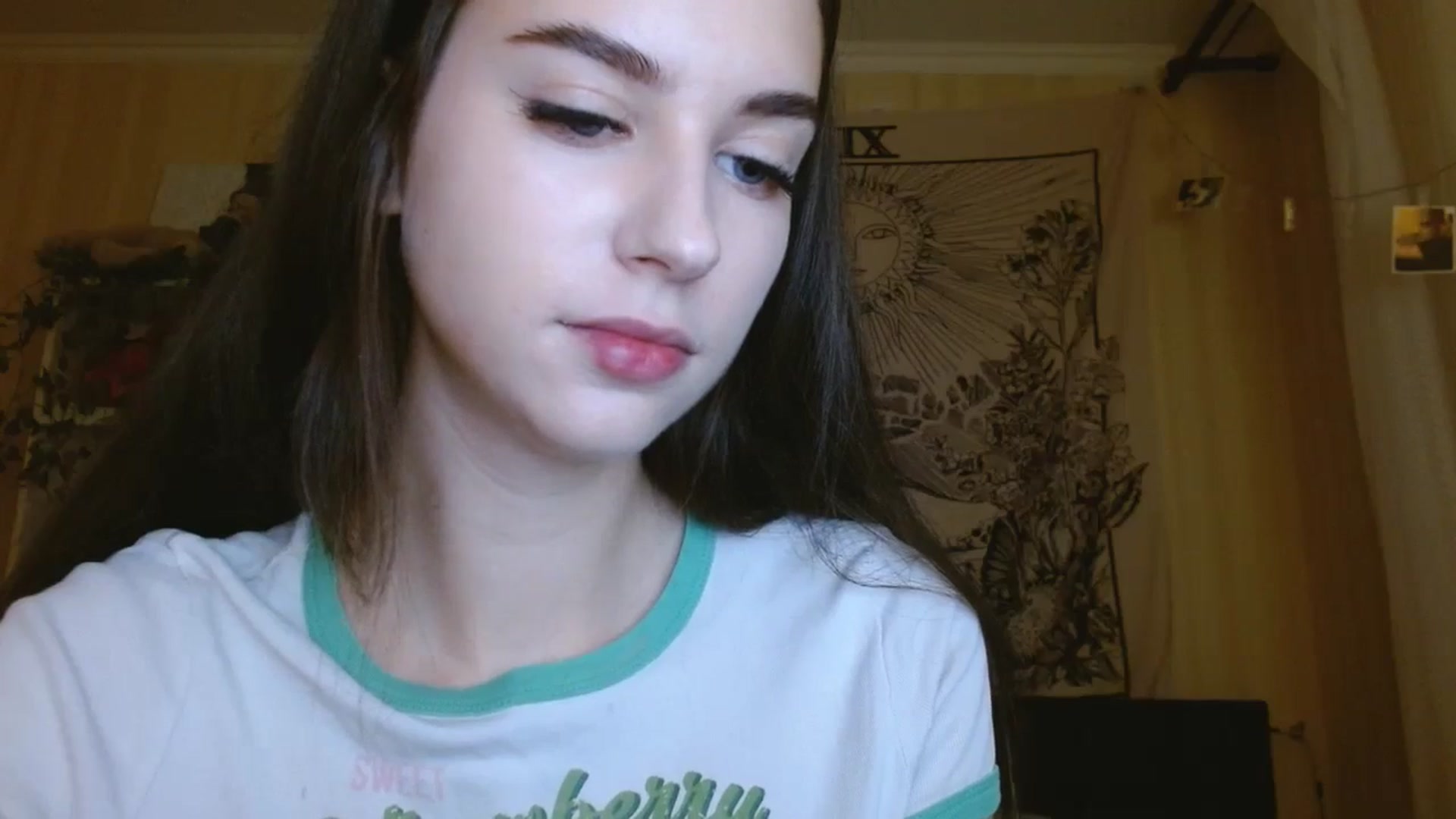 Gallery image thumbnail from ElsieF_'s myfreecams stream on, 12/11/2024, 17:38 image 5 of 20