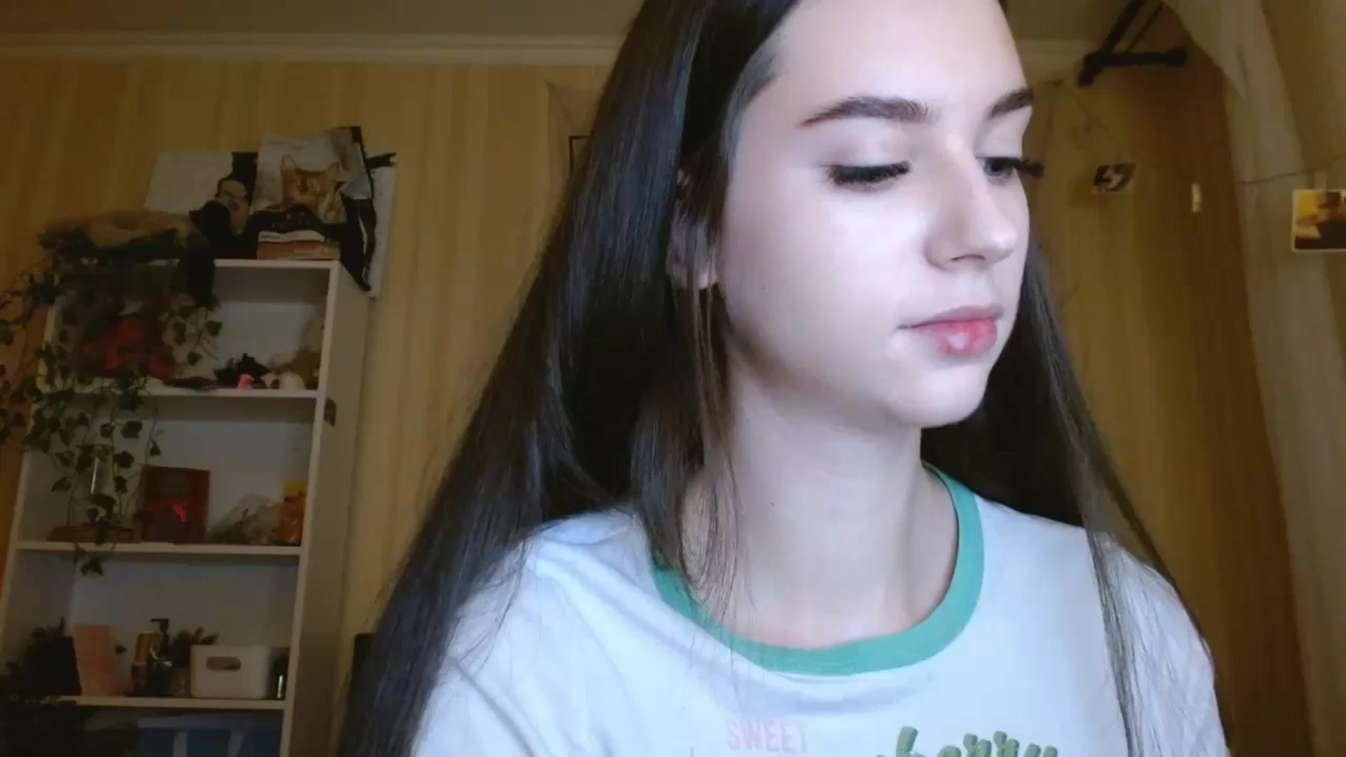 Gallery image thumbnail from ElsieF_'s myfreecams stream on, 12/11/2024, 17:38 image 8 of 20