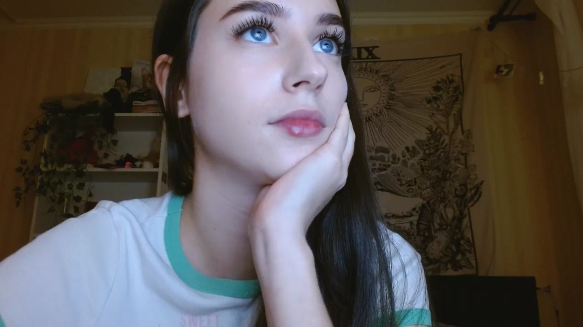 Gallery image thumbnail from ElsieF_'s myfreecams stream on, 12/11/2024, 17:38 image 11 of 20