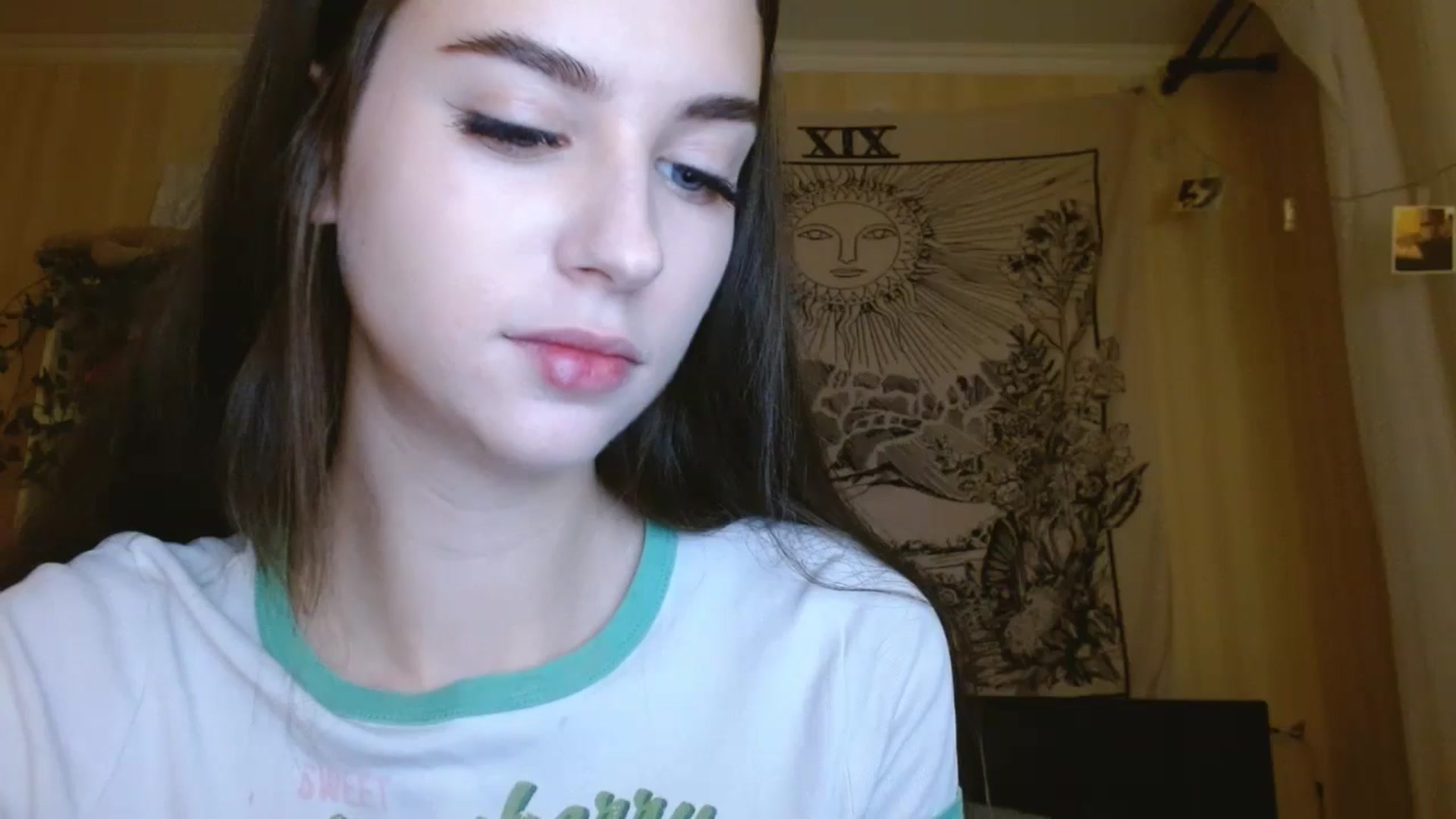 Gallery image thumbnail from ElsieF_'s myfreecams stream on, 12/11/2024, 17:38 image 4 of 20