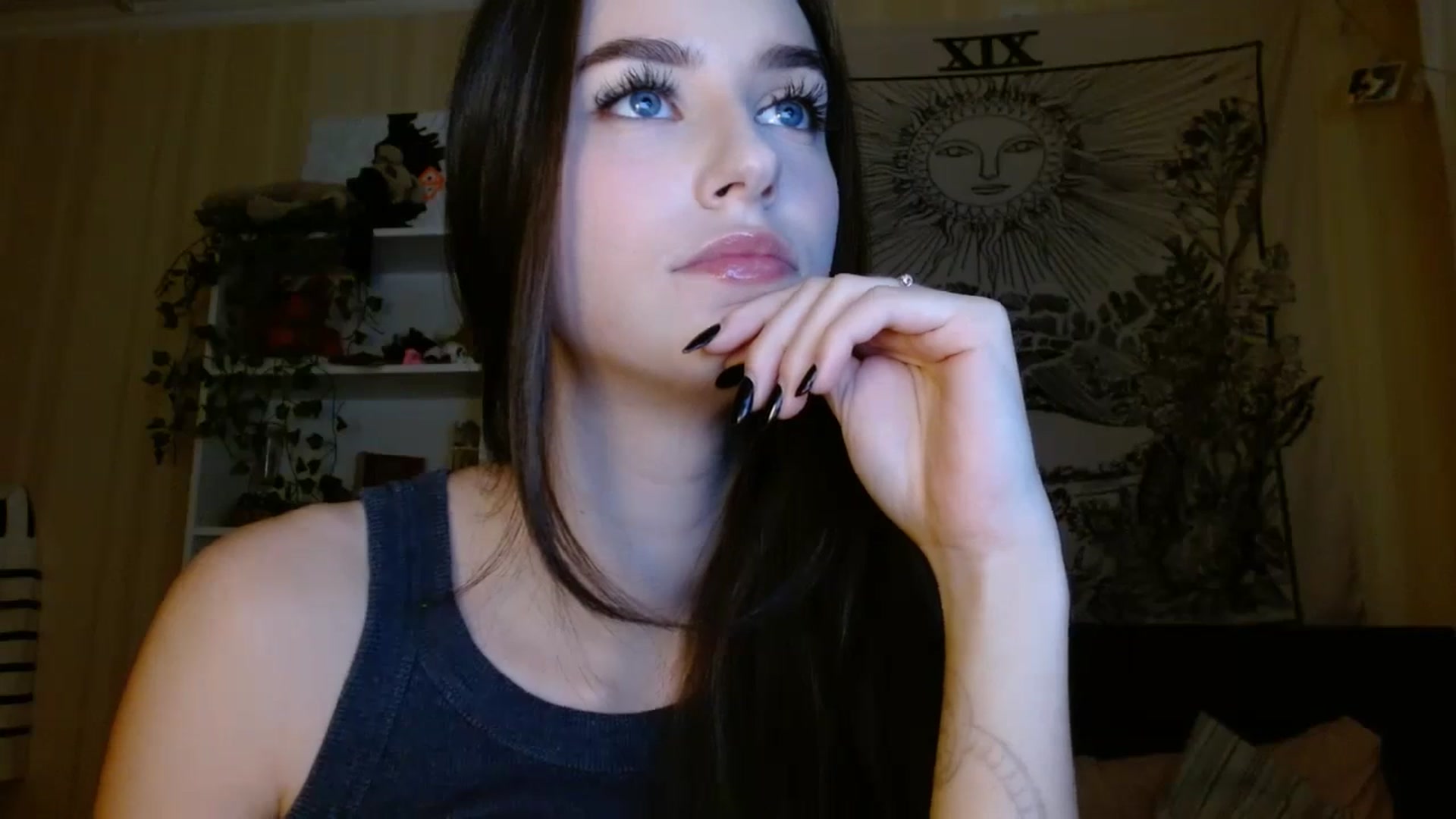 Gallery image thumbnail from ElsieF_'s myfreecams stream on, 12/20/2024, 17:40 image 12 of 20