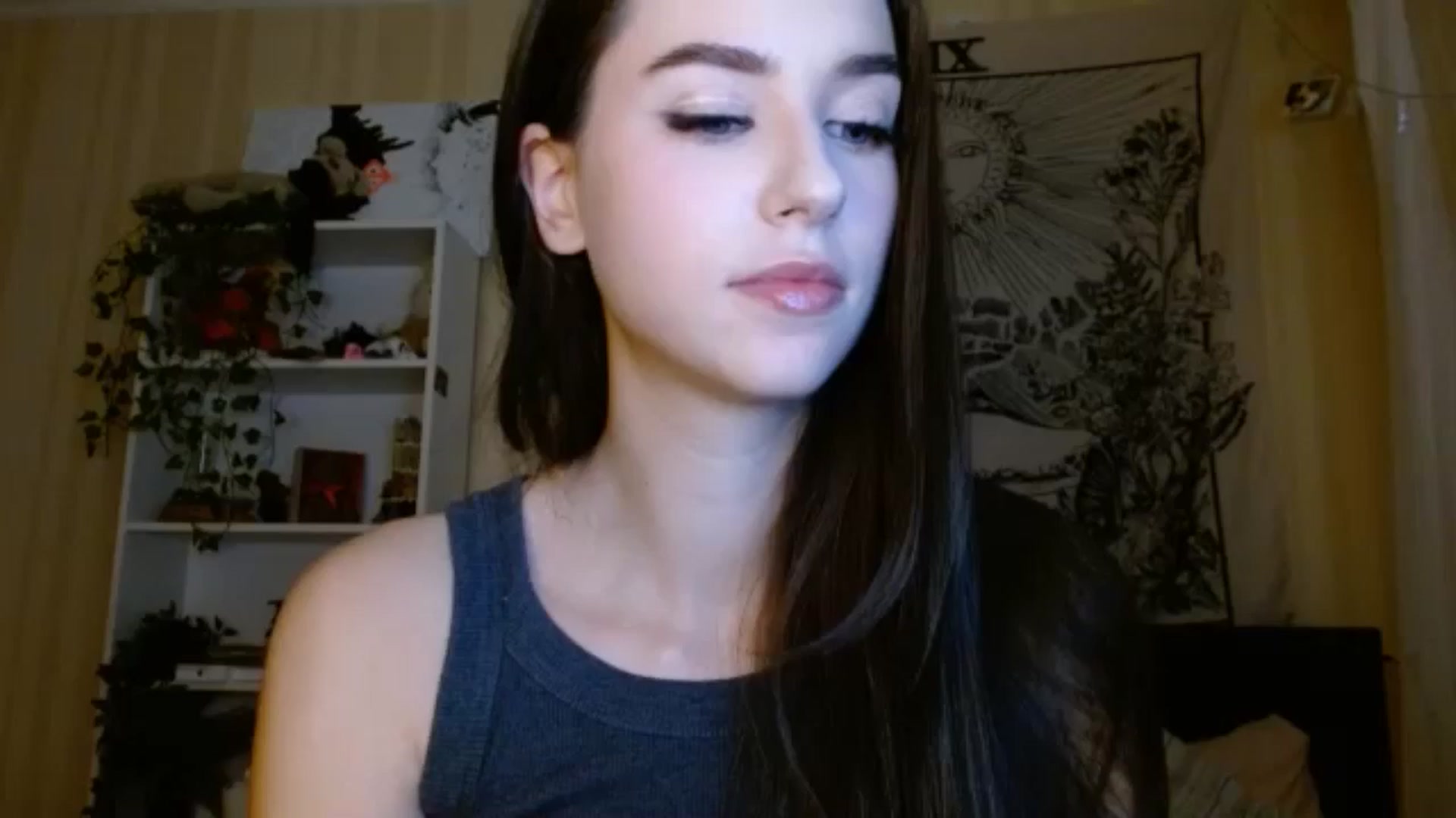 Gallery image thumbnail from ElsieF_'s myfreecams stream on, 12/20/2024, 17:40 image 16 of 20