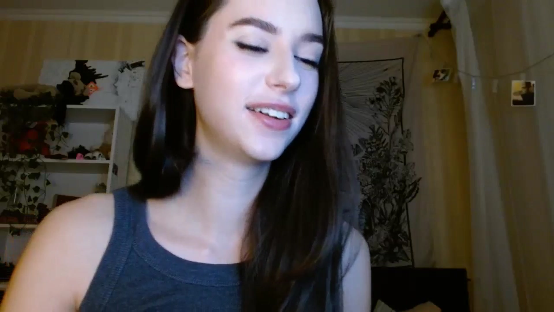 Gallery image thumbnail from ElsieF_'s myfreecams stream on, 12/20/2024, 18:26 image 11 of 20
