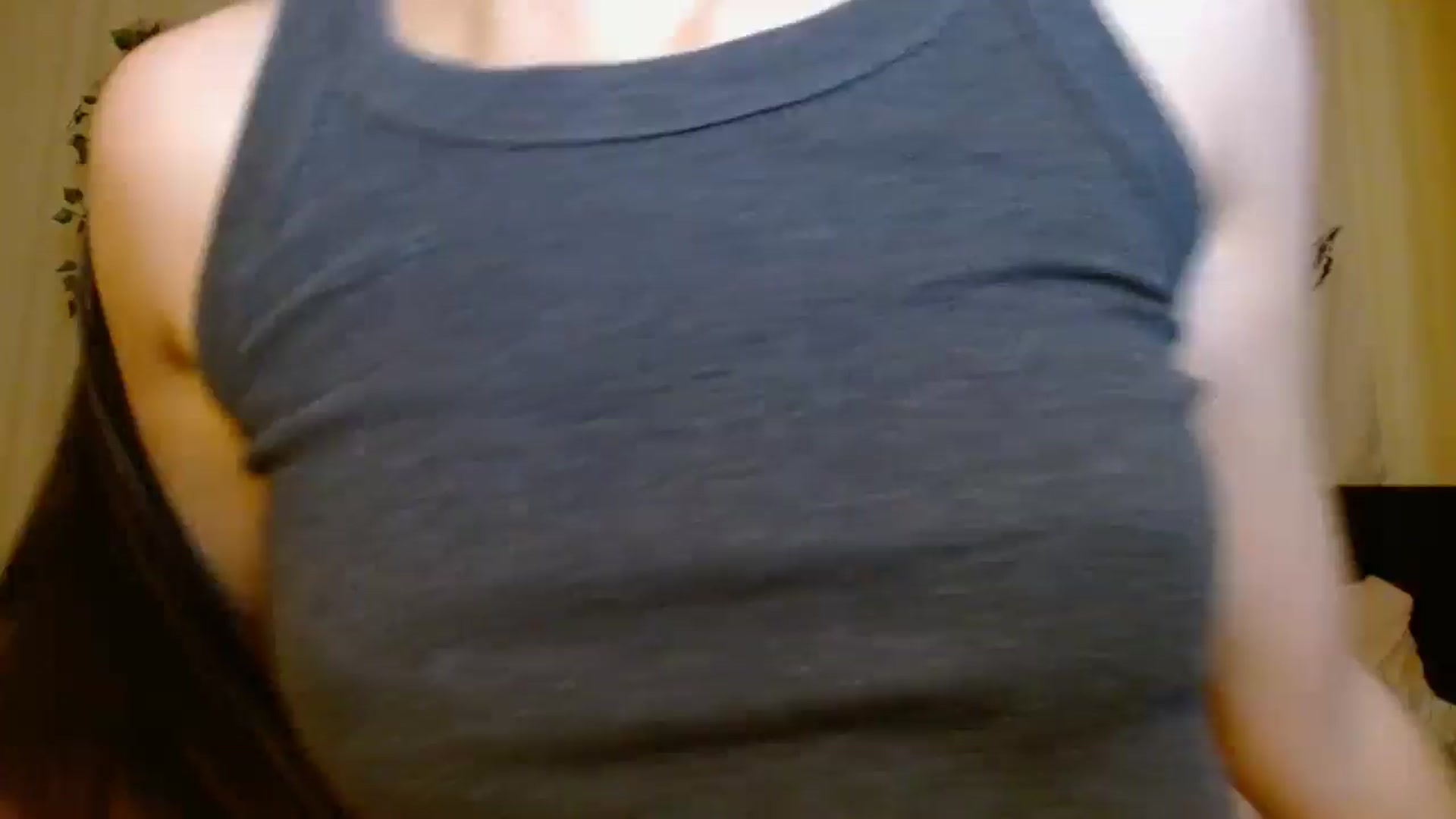 Gallery image thumbnail from ElsieF_'s myfreecams stream on, 12/20/2024, 18:26 image 18 of 20