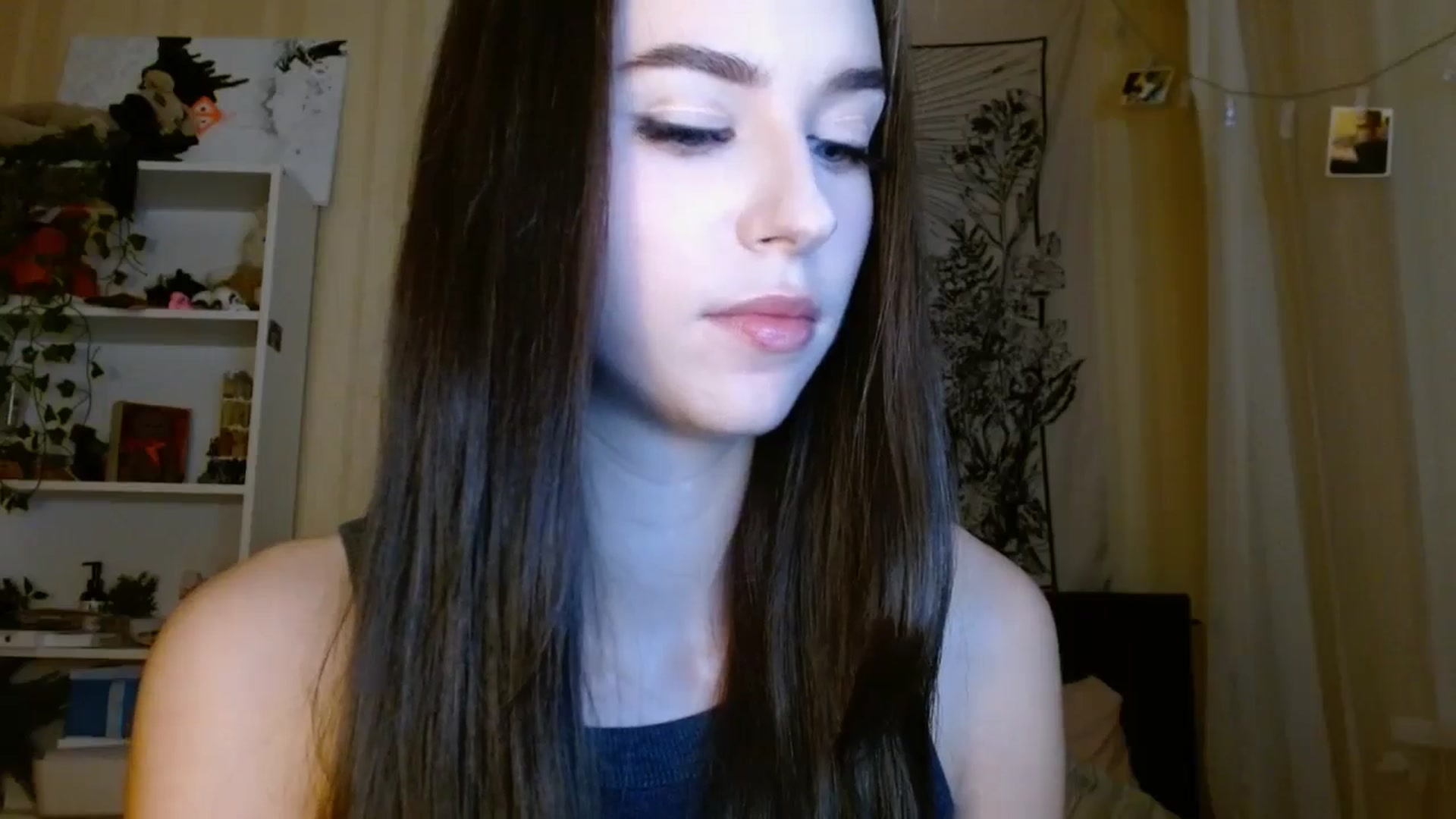 Gallery image thumbnail from ElsieF_'s myfreecams stream on, 12/20/2024, 18:26 image 16 of 20