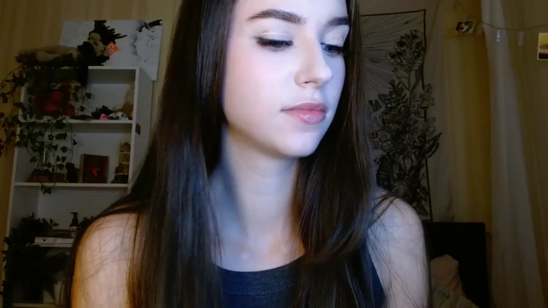Gallery image thumbnail from ElsieF_'s myfreecams stream on, 12/20/2024, 18:26 image 15 of 20