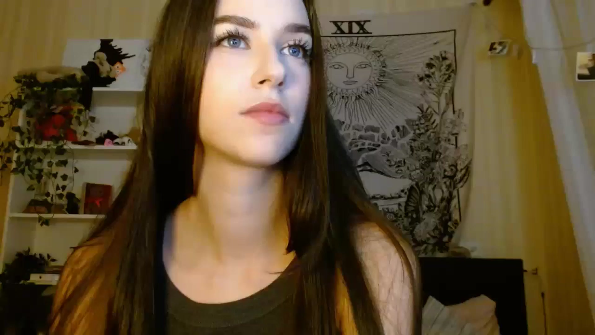 Gallery image thumbnail from ElsieF_'s myfreecams stream on, 12/20/2024, 18:52 image 1 of 20