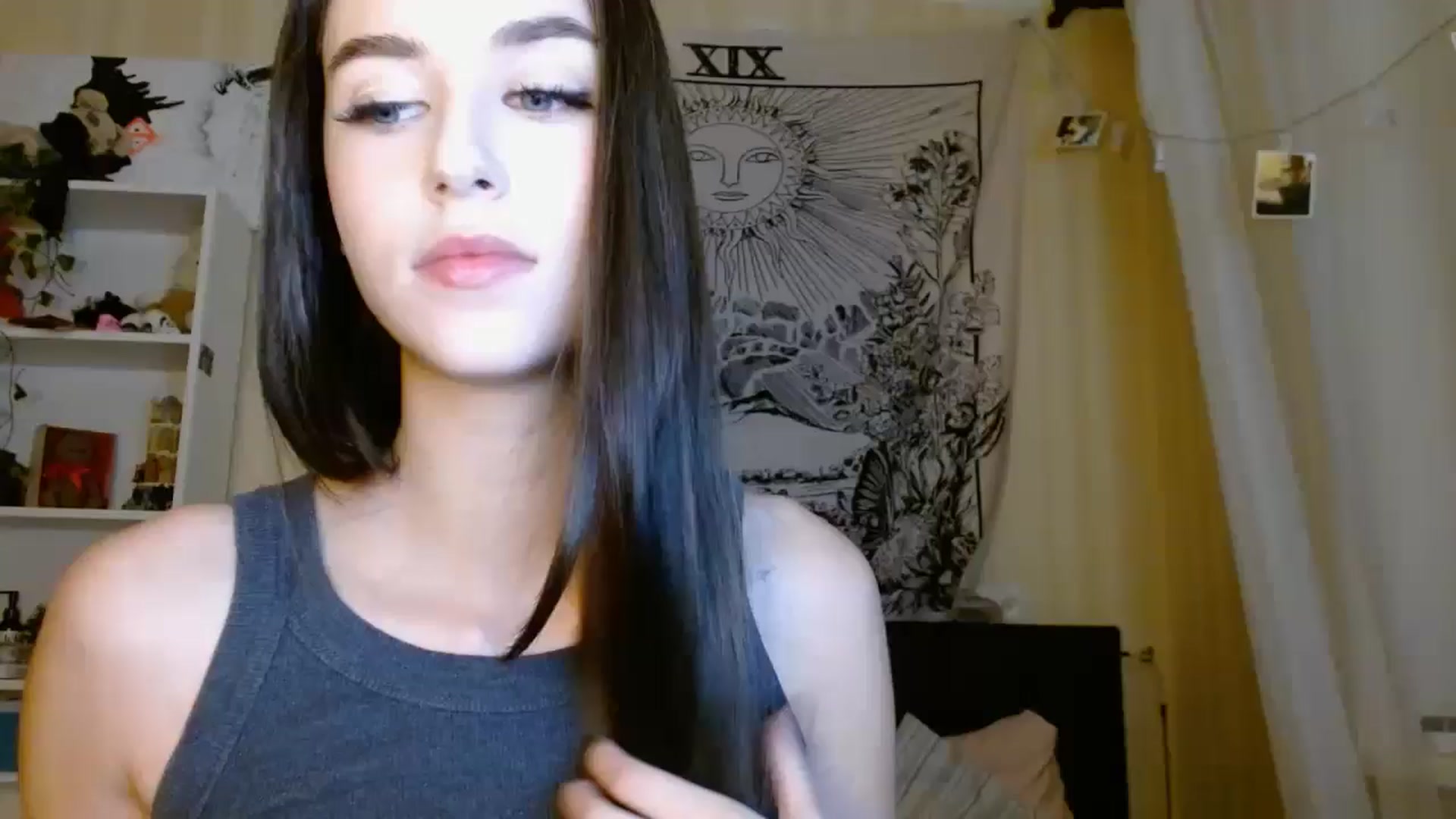 Gallery image thumbnail from ElsieF_'s myfreecams stream on, 12/20/2024, 18:52 image 10 of 20