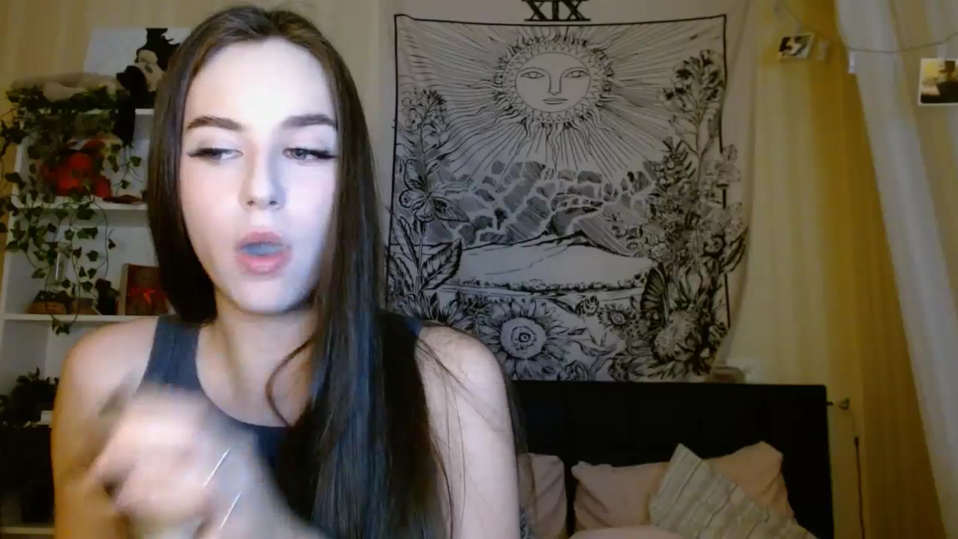 Gallery image thumbnail from ElsieF_'s myfreecams stream on, 12/20/2024, 18:52 image 18 of 20