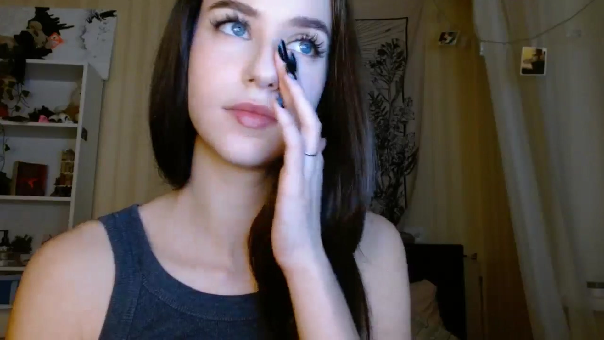 Gallery image thumbnail from ElsieF_'s myfreecams stream on, 12/20/2024, 18:52 image 8 of 20