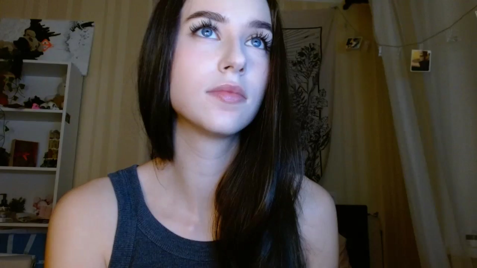 Gallery image thumbnail from ElsieF_'s myfreecams stream on, 12/20/2024, 18:52 image 9 of 20