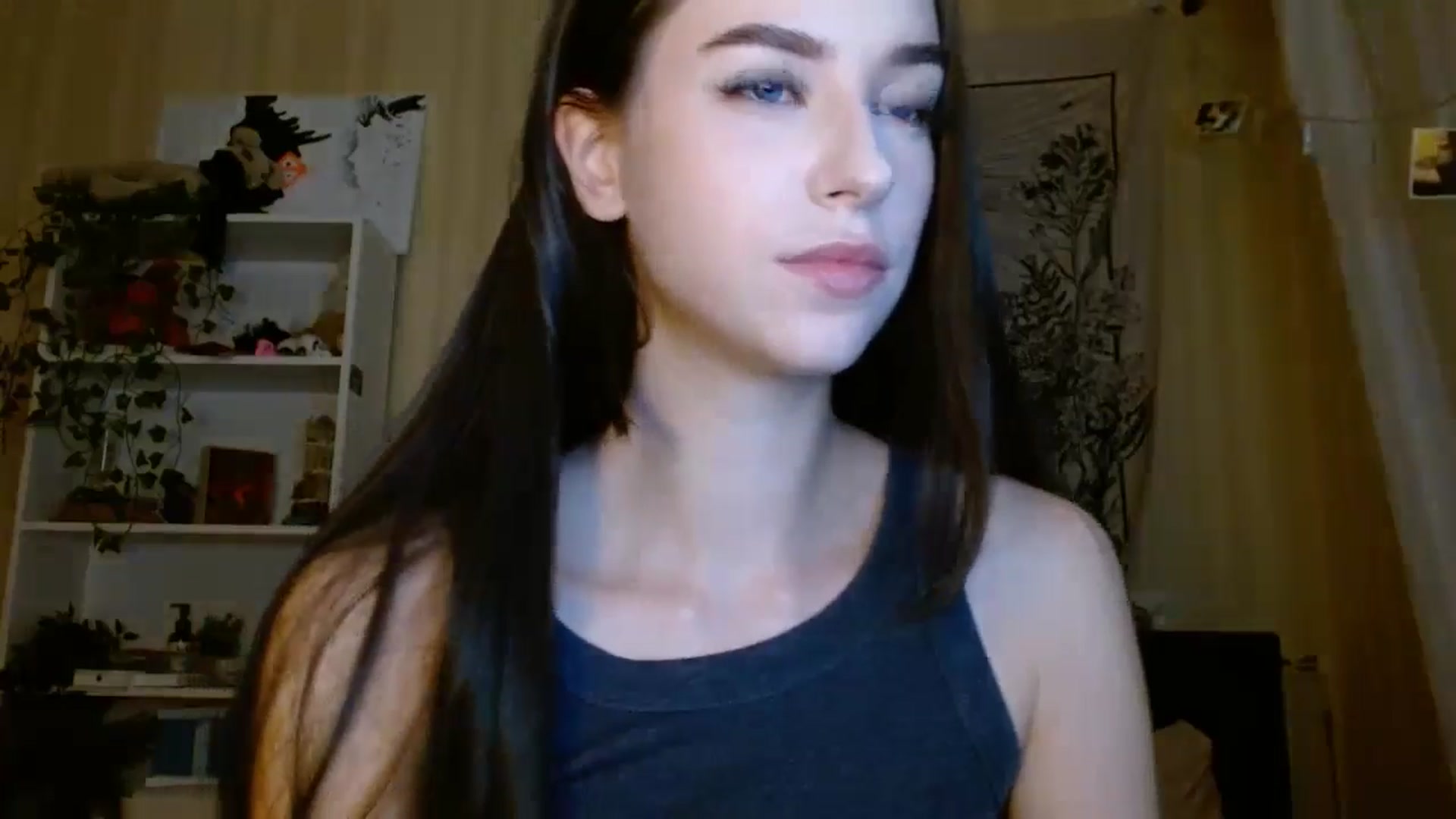 Gallery image thumbnail from ElsieF_'s myfreecams stream on, 12/20/2024, 18:52 image 3 of 20