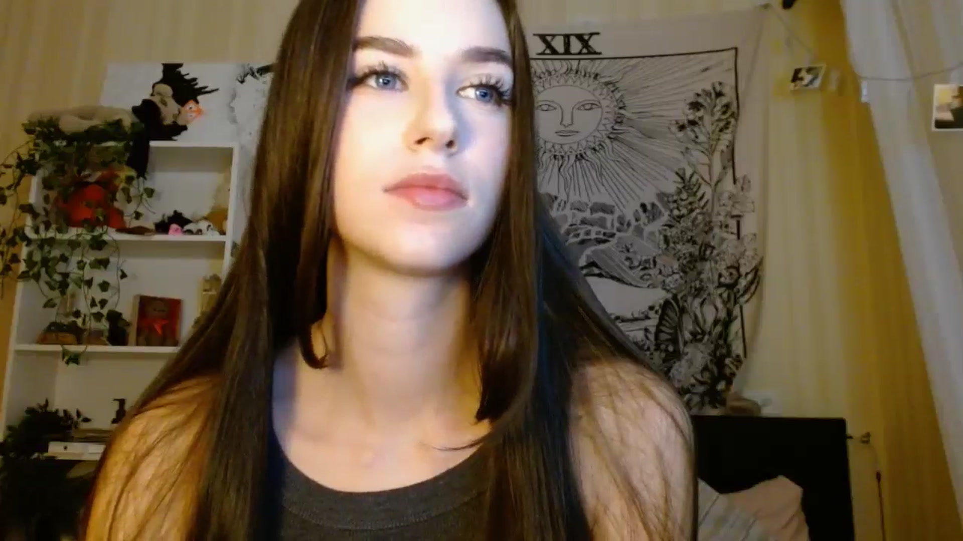 Gallery image thumbnail from ElsieF_'s myfreecams stream on, 12/20/2024, 18:52 image 2 of 20
