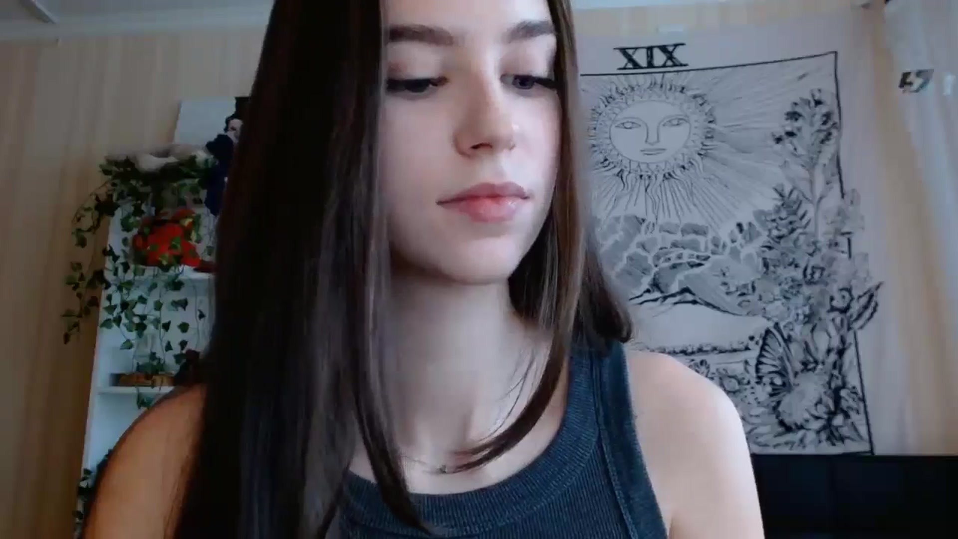 Gallery image thumbnail from ElsieF_'s myfreecams stream on, 12/28/2024, 10:35 image 19 of 20