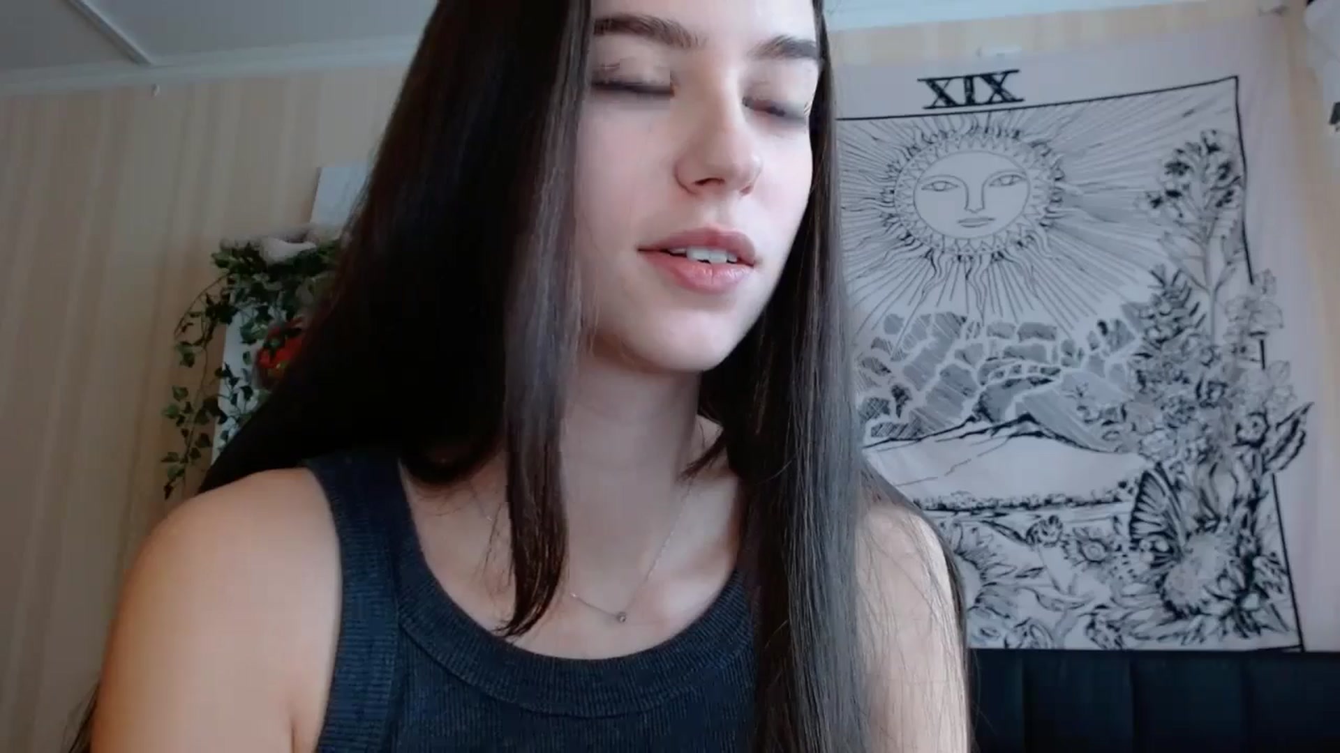 Gallery image thumbnail from ElsieF_'s myfreecams stream on, 12/28/2024, 10:35 image 3 of 20