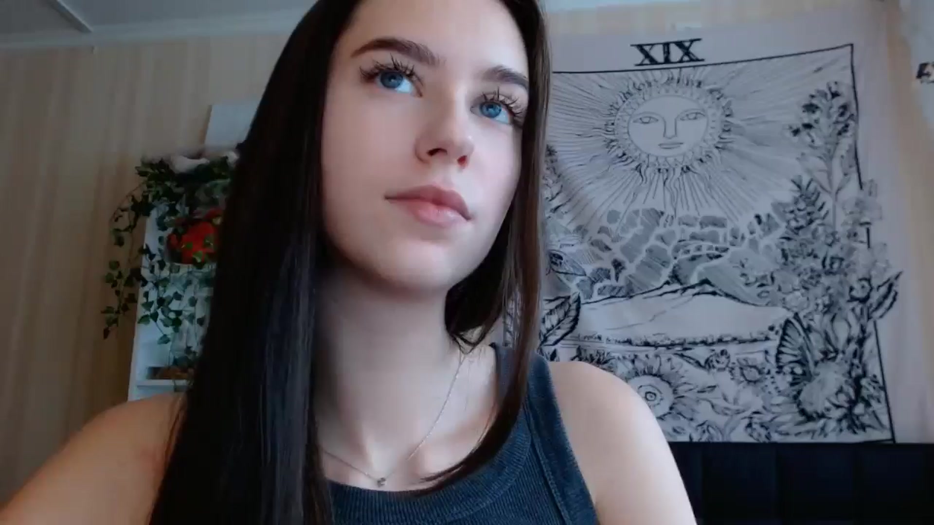 Gallery image thumbnail from ElsieF_'s myfreecams stream on, 12/28/2024, 10:35 image 14 of 20