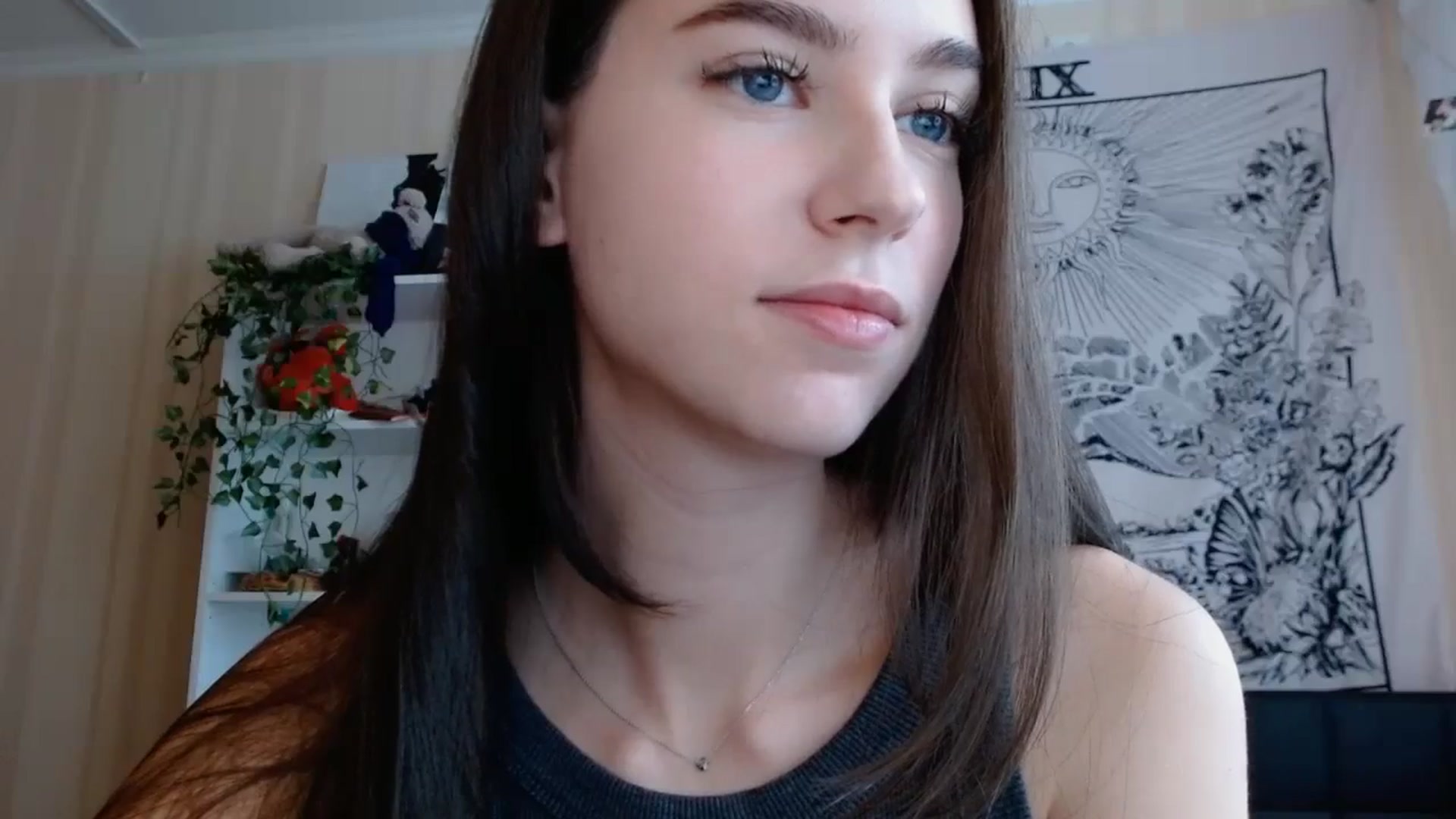 Gallery image thumbnail from ElsieF_'s myfreecams stream on, 12/28/2024, 10:35 image 7 of 20