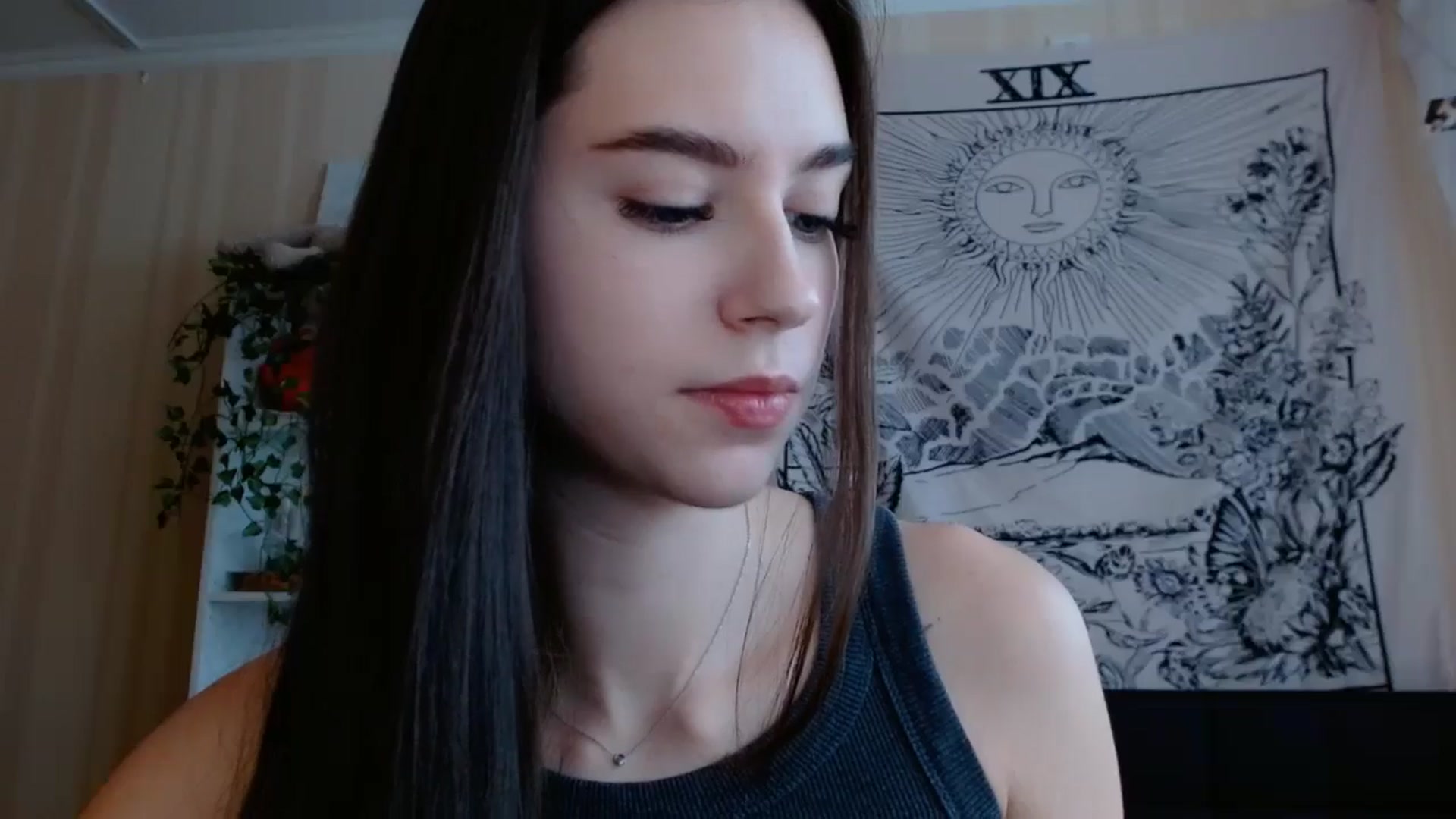 Gallery image thumbnail from ElsieF_'s myfreecams stream on, 12/28/2024, 10:35 image 10 of 20