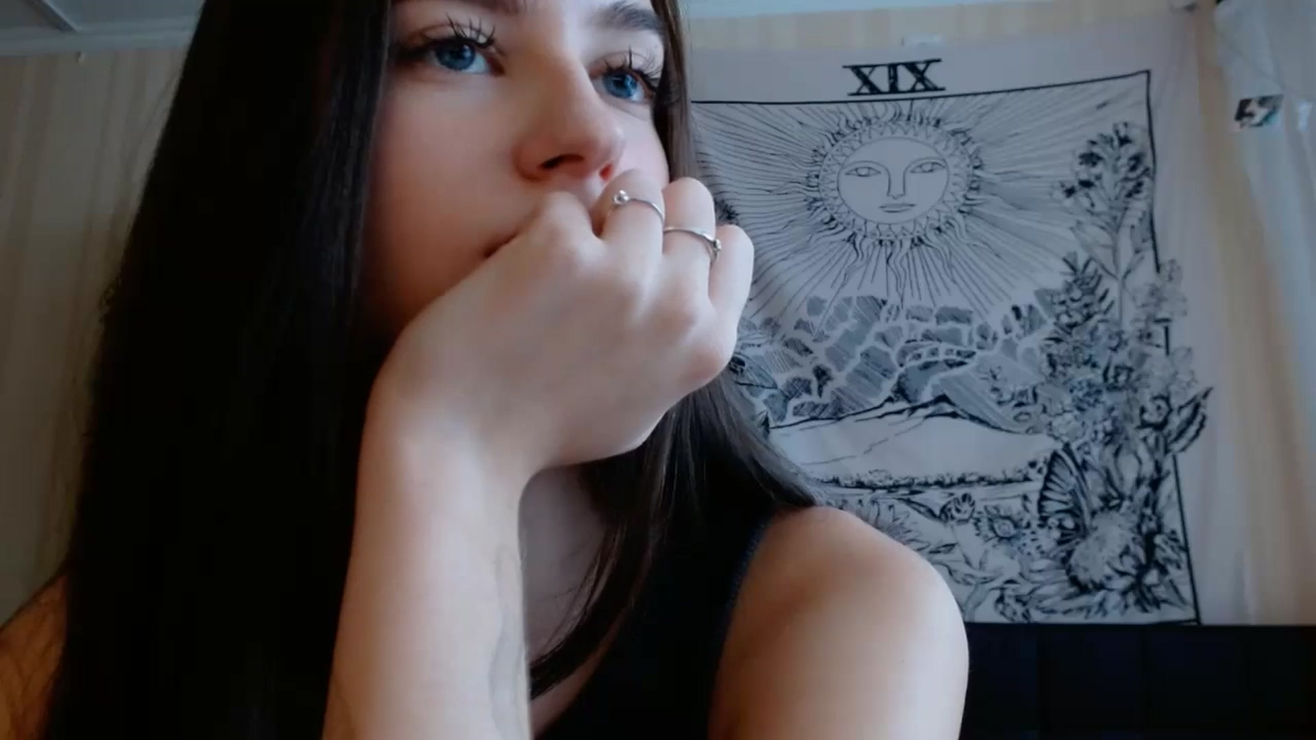 Gallery image thumbnail from ElsieF_'s myfreecams stream on, 12/28/2024, 10:35 image 18 of 20
