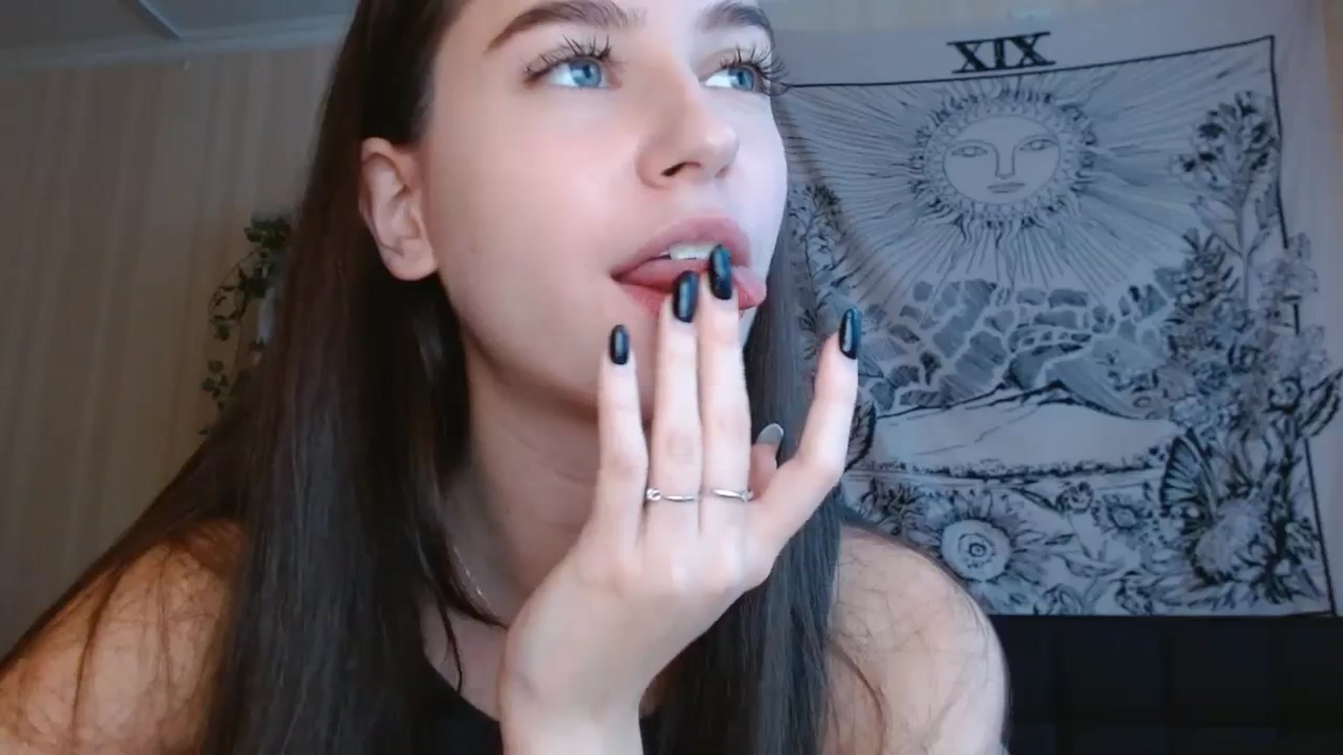 Gallery image thumbnail from ElsieF_'s myfreecams stream on, 12/28/2024, 12:07 image 8 of 20