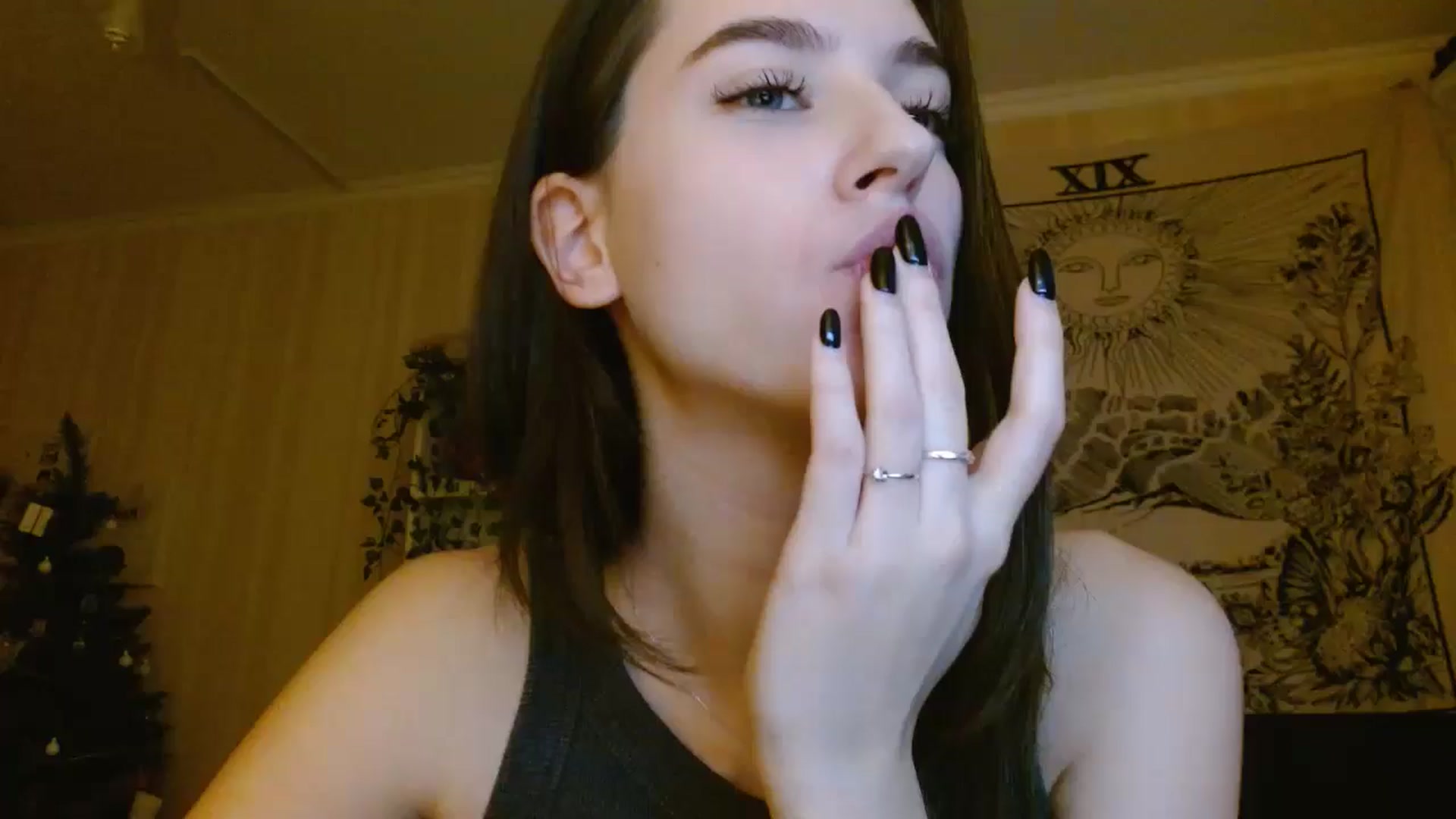 Gallery image thumbnail from ElsieF_'s myfreecams stream on, 12/28/2024, 13:07 image 6 of 20