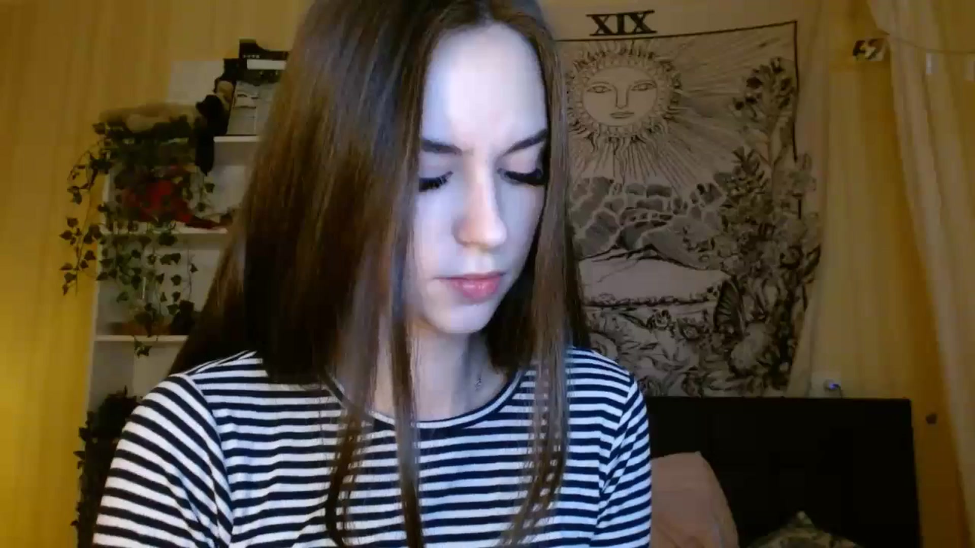 Gallery image thumbnail from ElsieF_'s myfreecams stream on, 12/29/2024, 20:17 image 18 of 20