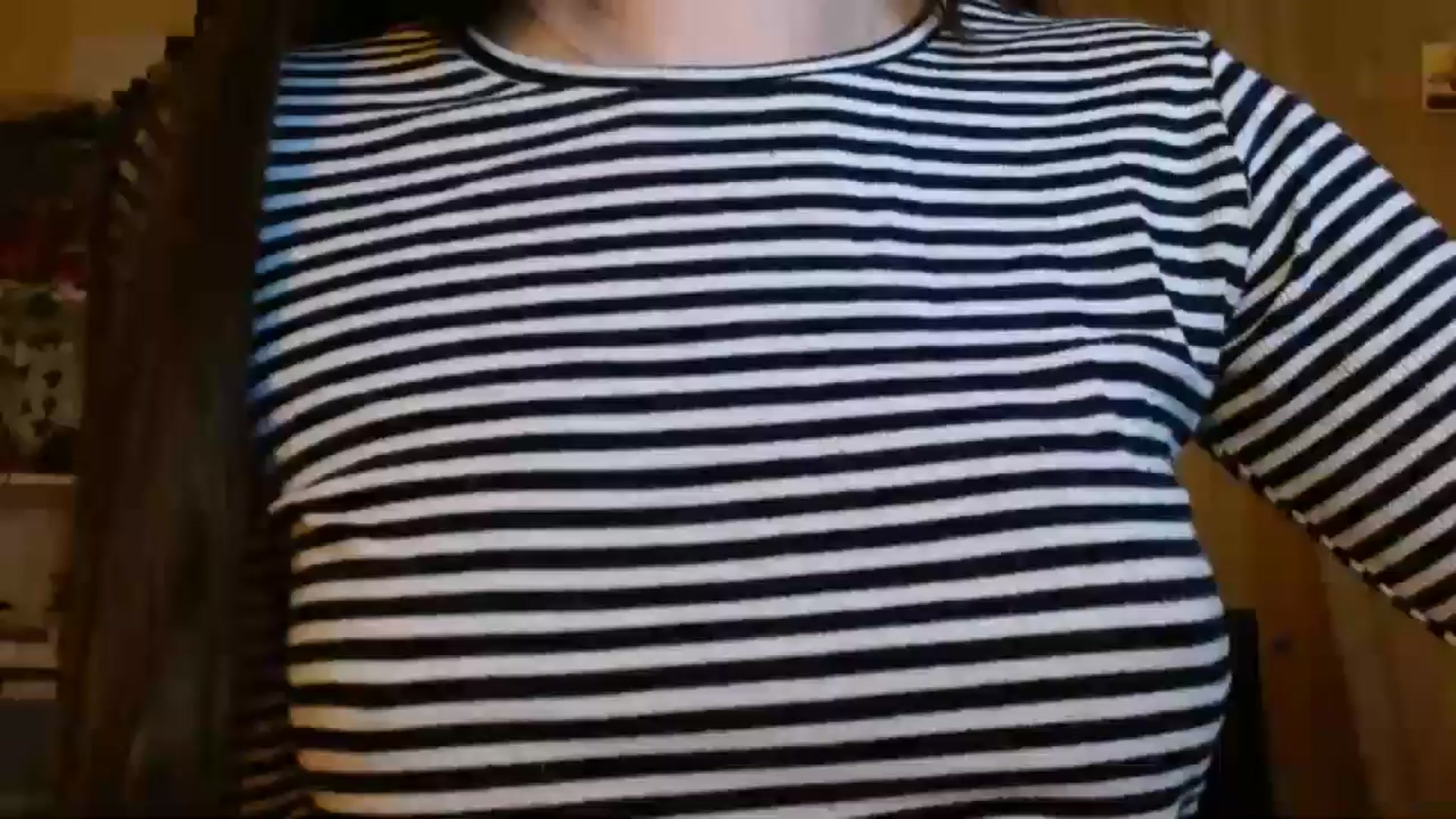 Gallery image thumbnail from ElsieF_'s myfreecams stream on, 12/29/2024, 20:52 image 4 of 20