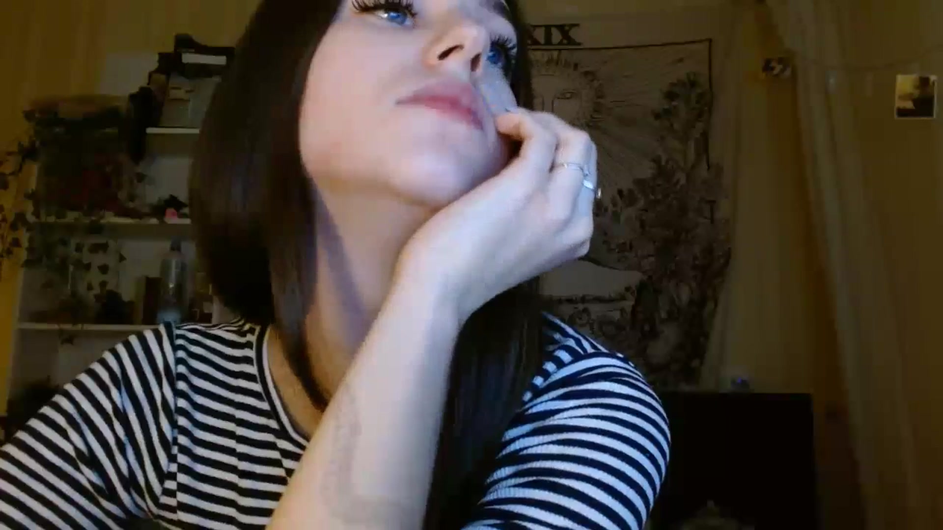 Gallery image thumbnail from ElsieF_'s myfreecams stream on, 12/29/2024, 20:52 image 7 of 20