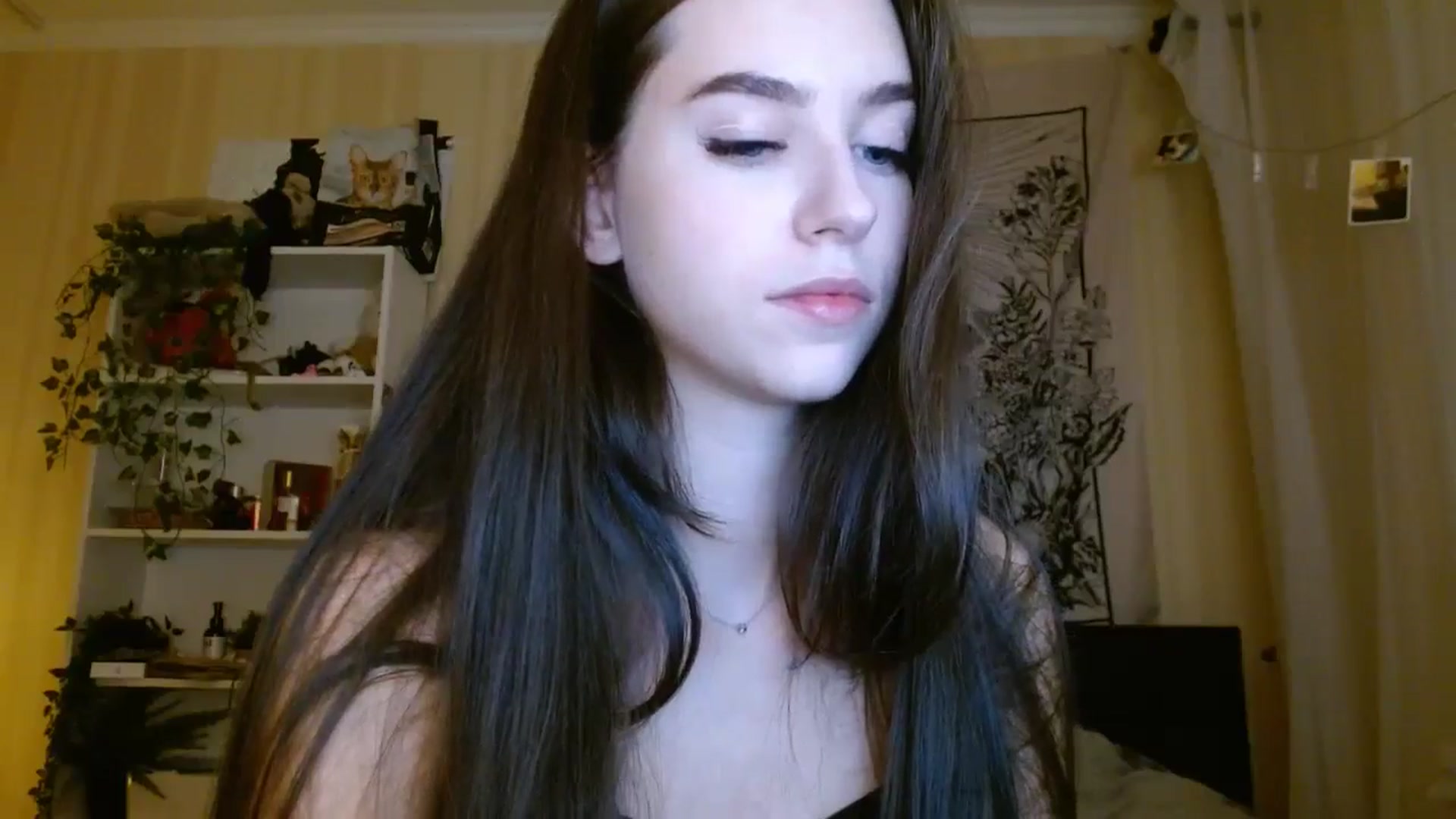 Gallery image thumbnail from ElsieF_'s myfreecams stream on, 01/10/2025, 19:47 image 5 of 20