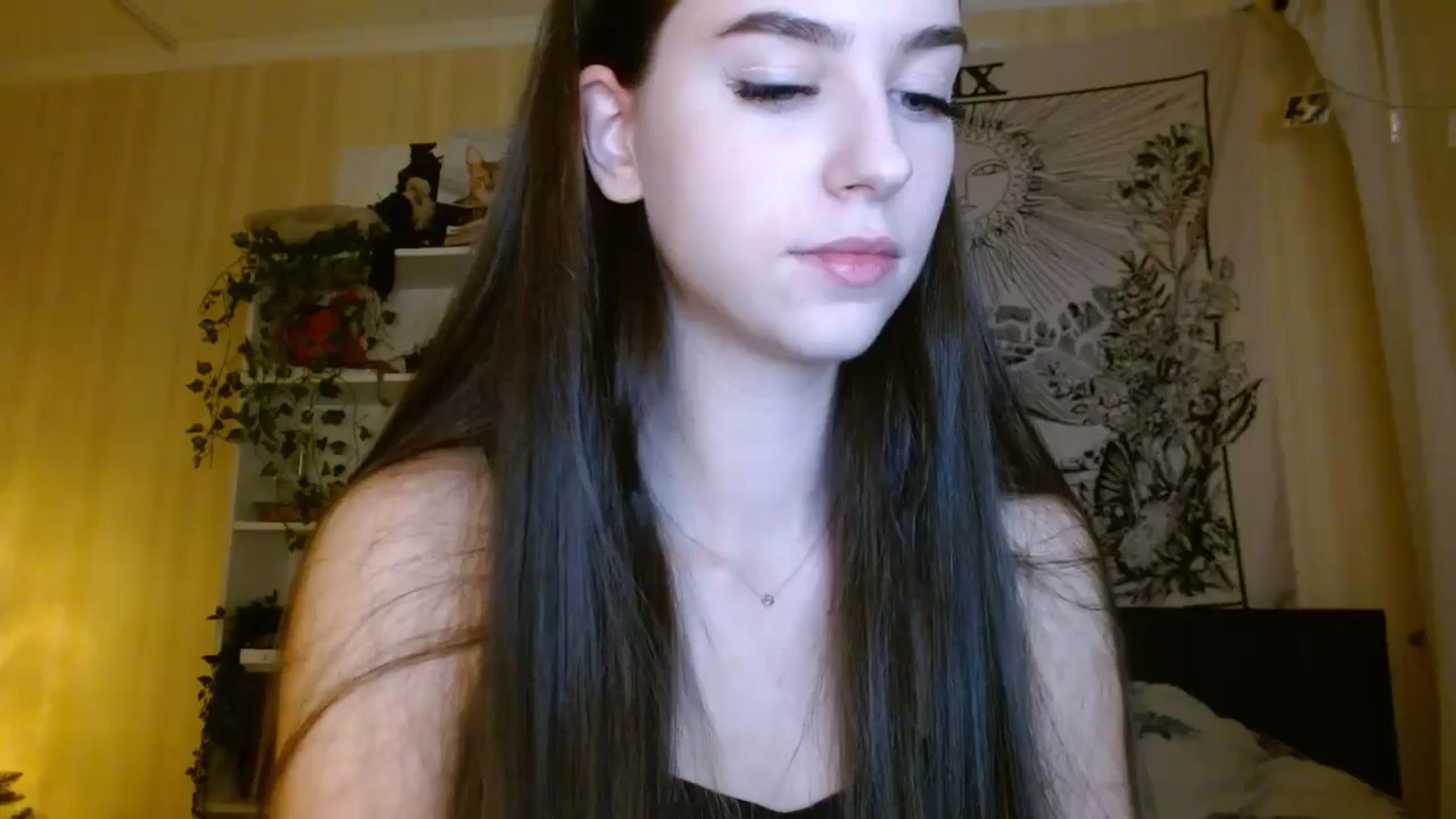 Gallery image thumbnail from ElsieF_'s myfreecams stream on, 01/10/2025, 19:47 image 13 of 20