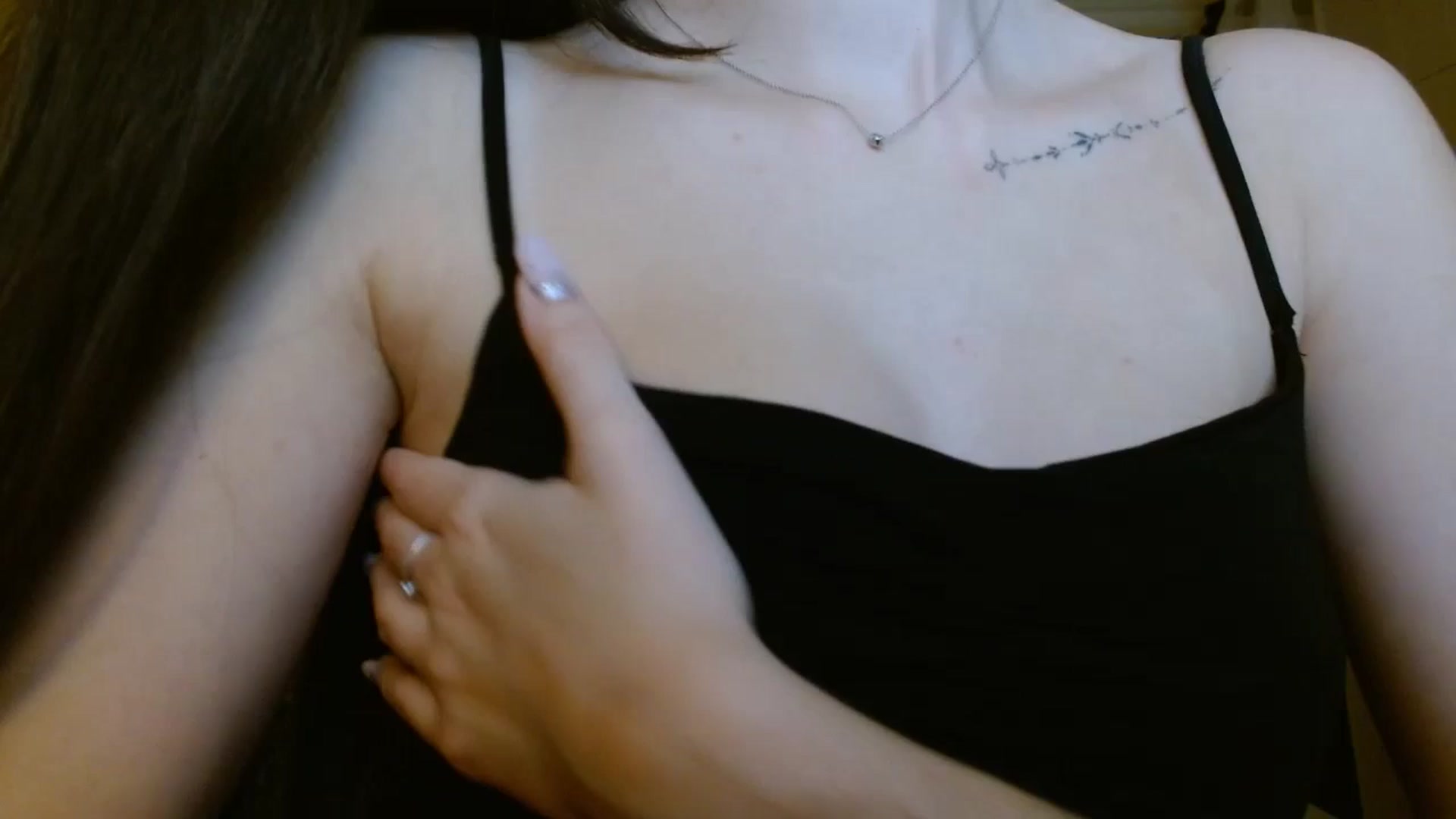Gallery image thumbnail from ElsieF_'s myfreecams stream on, 01/10/2025, 19:47 image 1 of 20