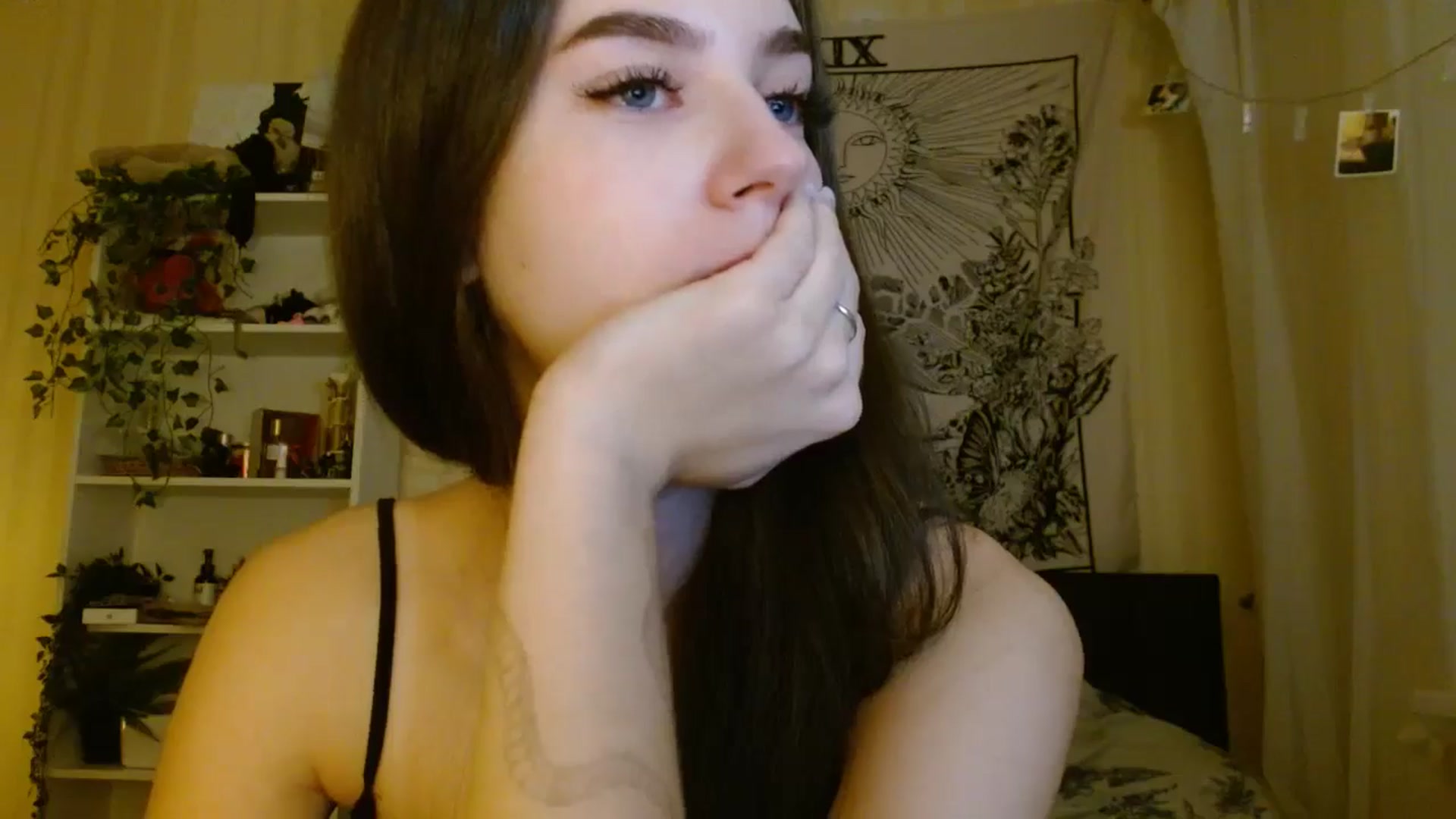 Gallery image thumbnail from ElsieF_'s myfreecams stream on, 01/10/2025, 19:47 image 9 of 20