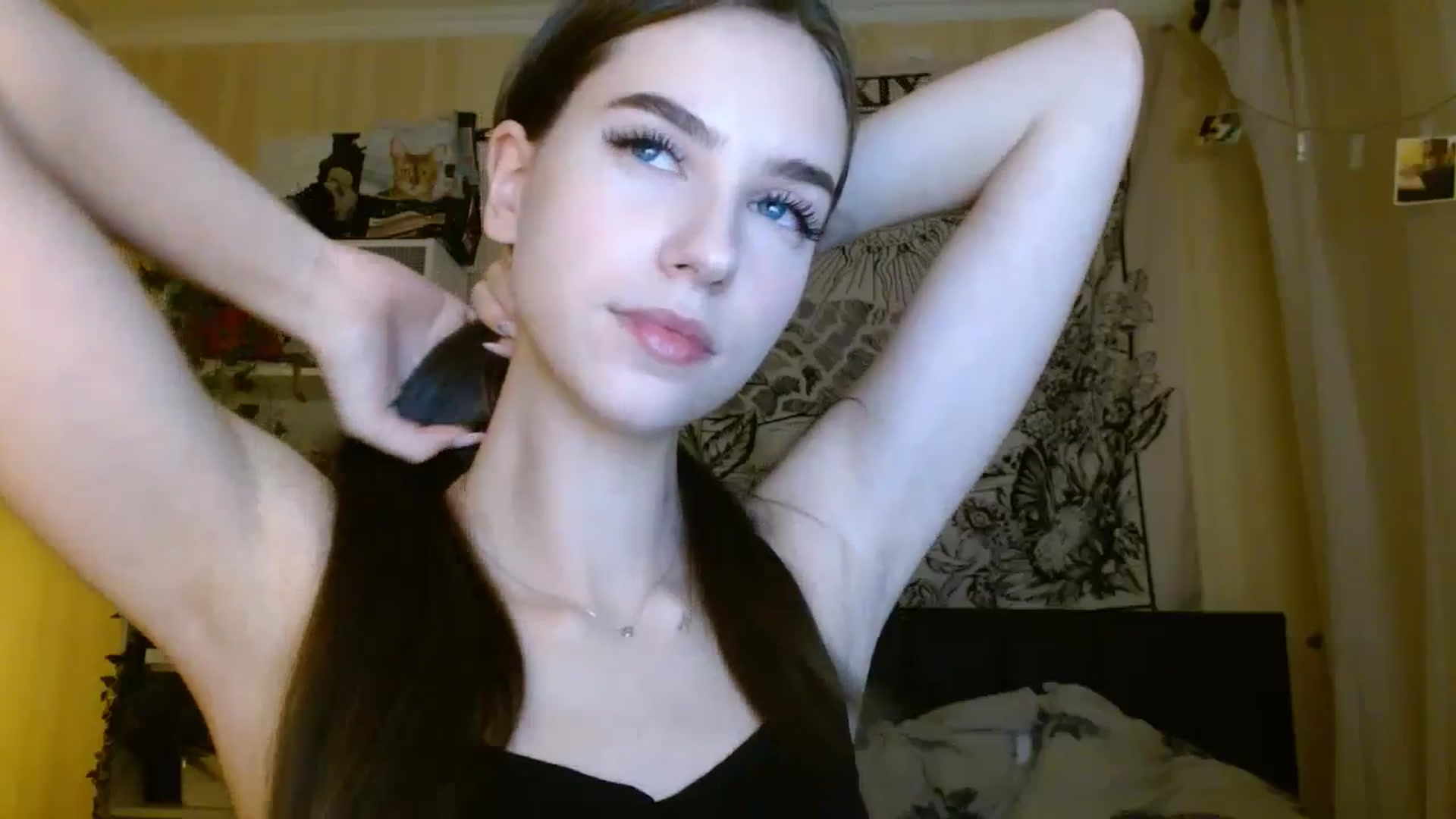 Gallery image thumbnail from ElsieF_'s myfreecams stream on, 01/10/2025, 19:47 image 17 of 20