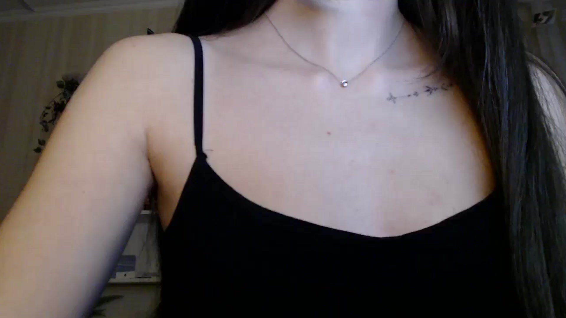 Gallery image thumbnail from ElsieF_'s myfreecams stream on, 01/26/2025, 16:10 image 17 of 20