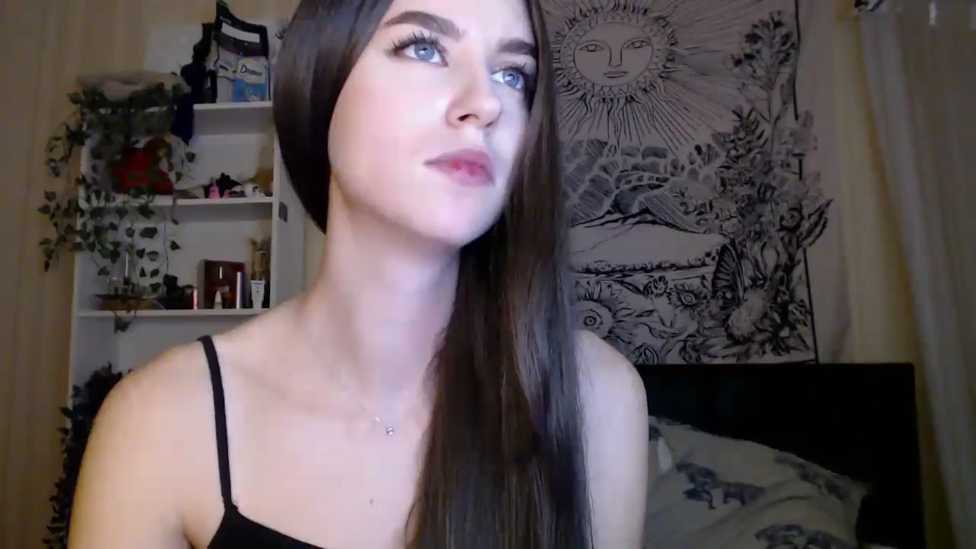 Gallery image thumbnail from ElsieF_'s myfreecams stream on, 01/26/2025, 16:10 image 13 of 20