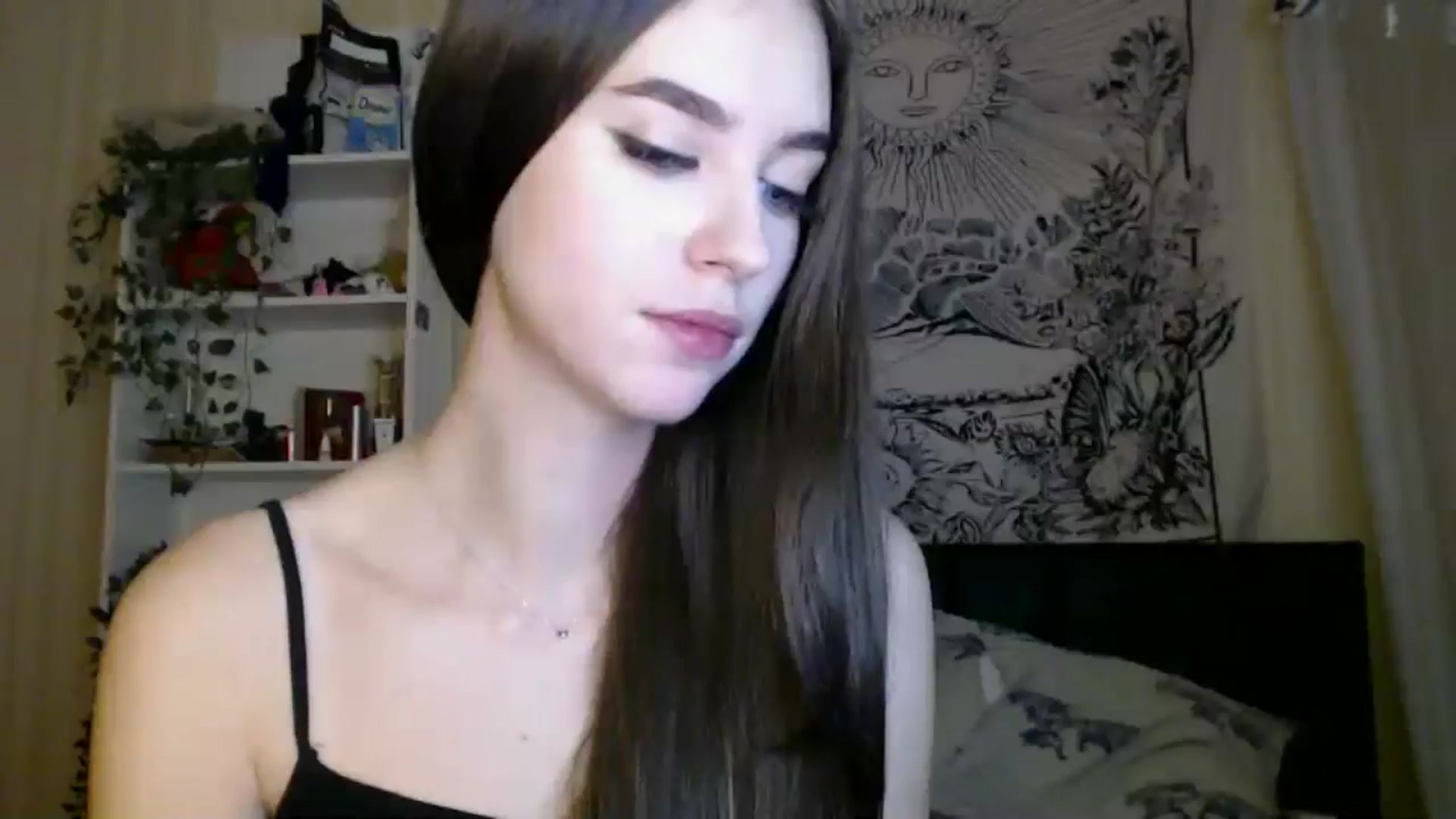 Gallery image thumbnail from ElsieF_'s myfreecams stream on, 01/26/2025, 16:10 image 12 of 20