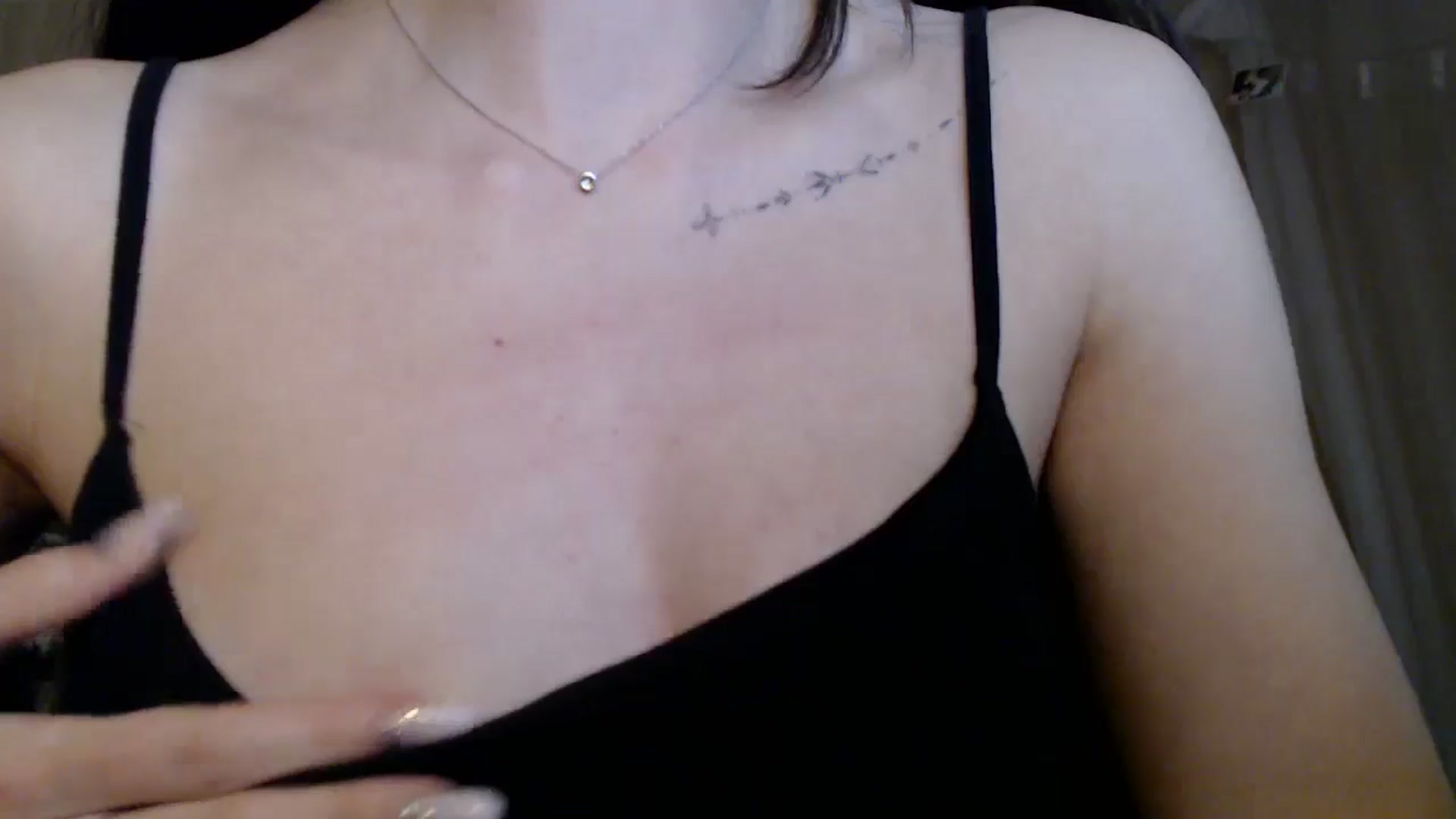 Gallery image thumbnail from ElsieF_'s myfreecams stream on, 01/26/2025, 16:10 image 16 of 20