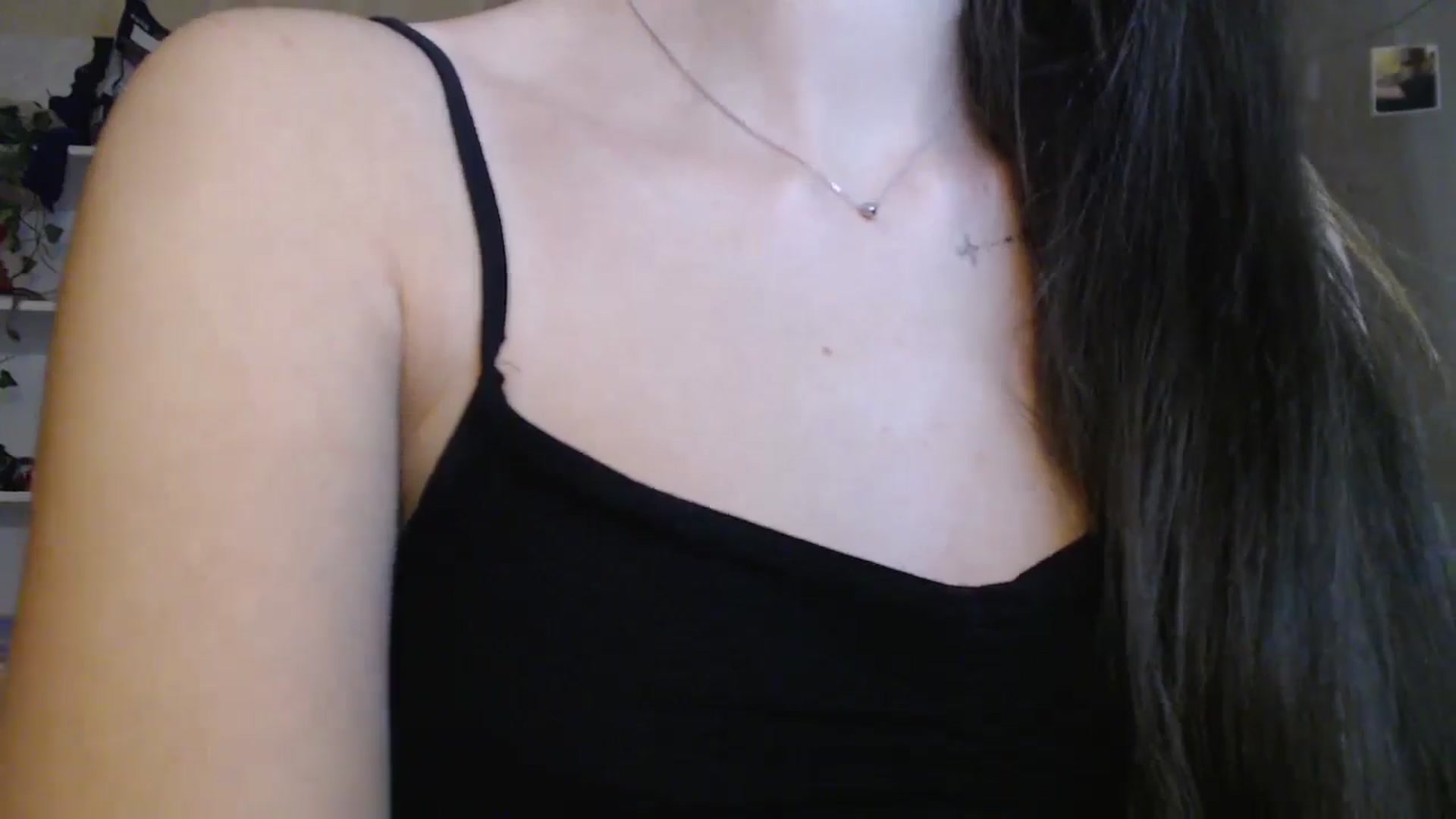 Gallery image thumbnail from ElsieF_'s myfreecams stream on, 01/26/2025, 17:33 image 12 of 20
