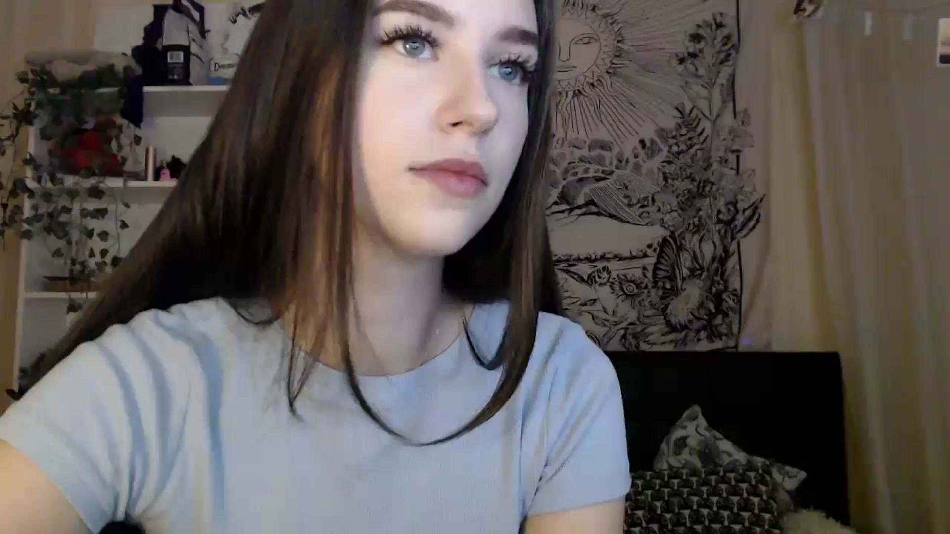 Gallery image thumbnail from ElsieF_'s myfreecams stream on, 02/04/2025, 16:20 image 2 of 20