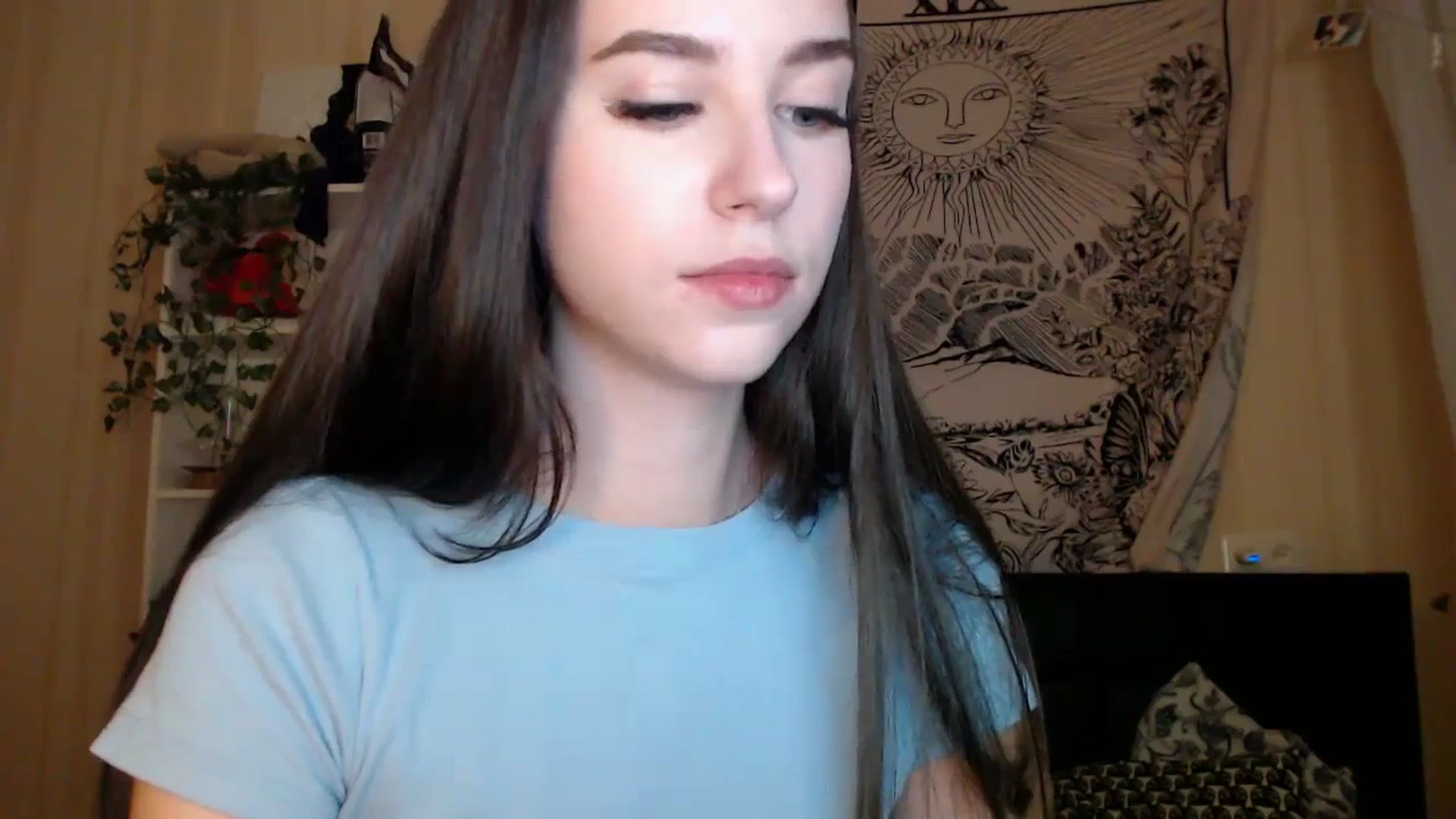 Gallery image thumbnail from ElsieF_'s myfreecams stream on, 02/04/2025, 18:31 image 10 of 20