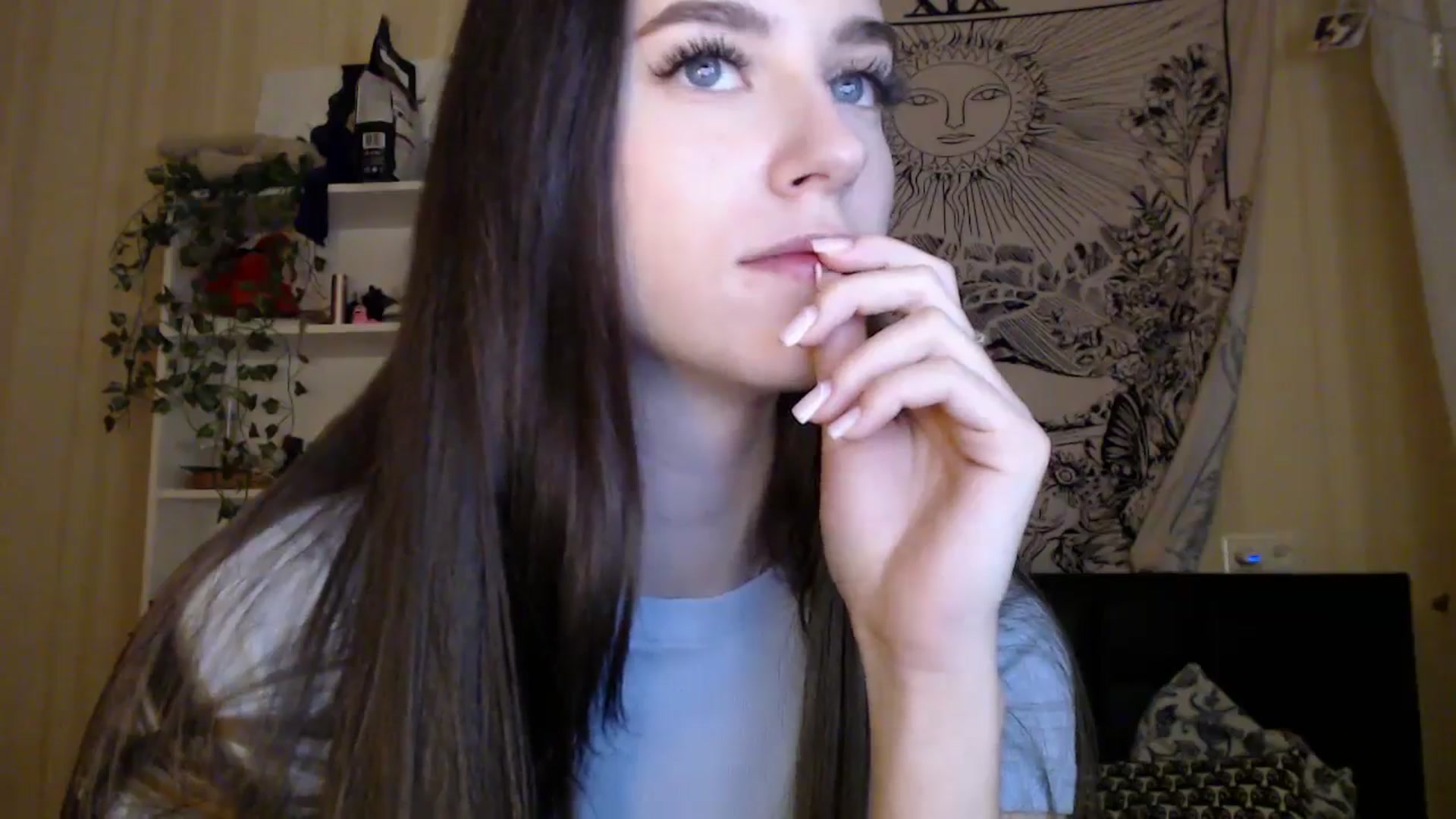 Gallery image thumbnail from ElsieF_'s myfreecams stream on, 02/04/2025, 18:31 image 11 of 20