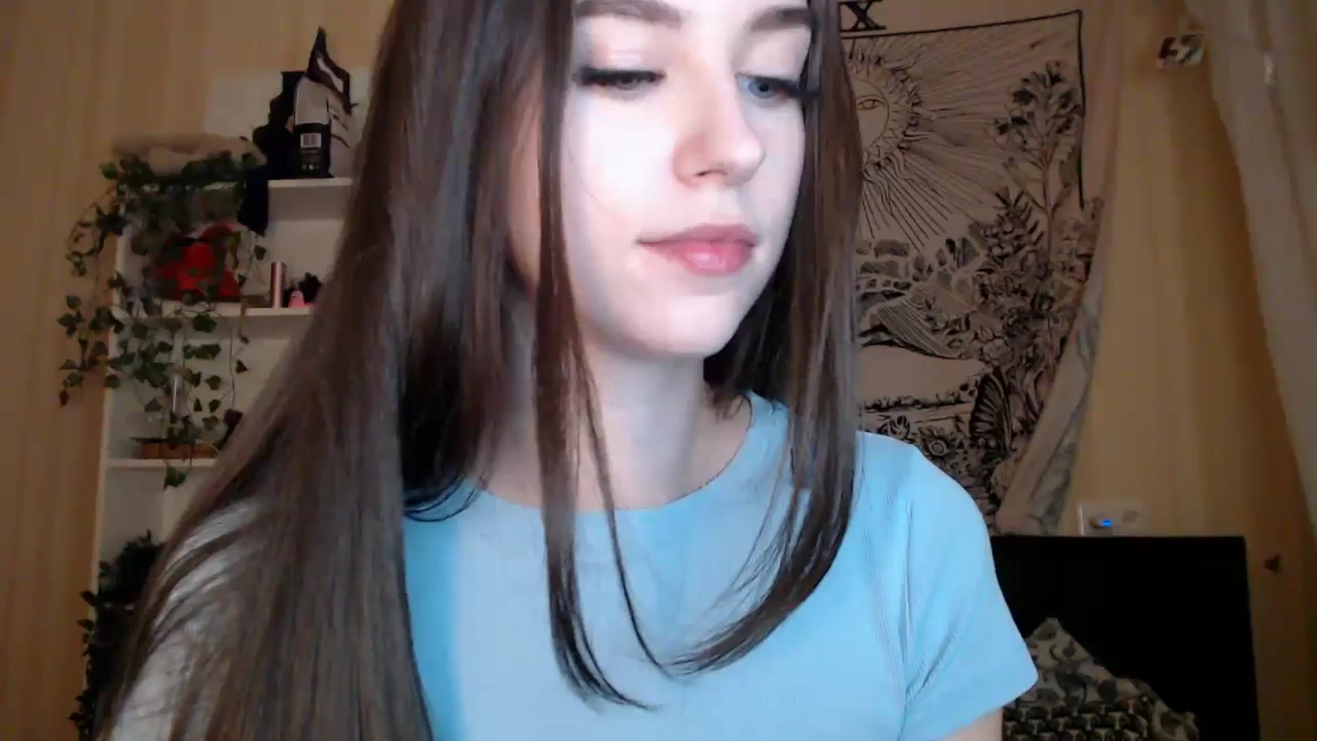 Gallery image thumbnail from ElsieF_'s myfreecams stream on, 02/04/2025, 18:31 image 17 of 20